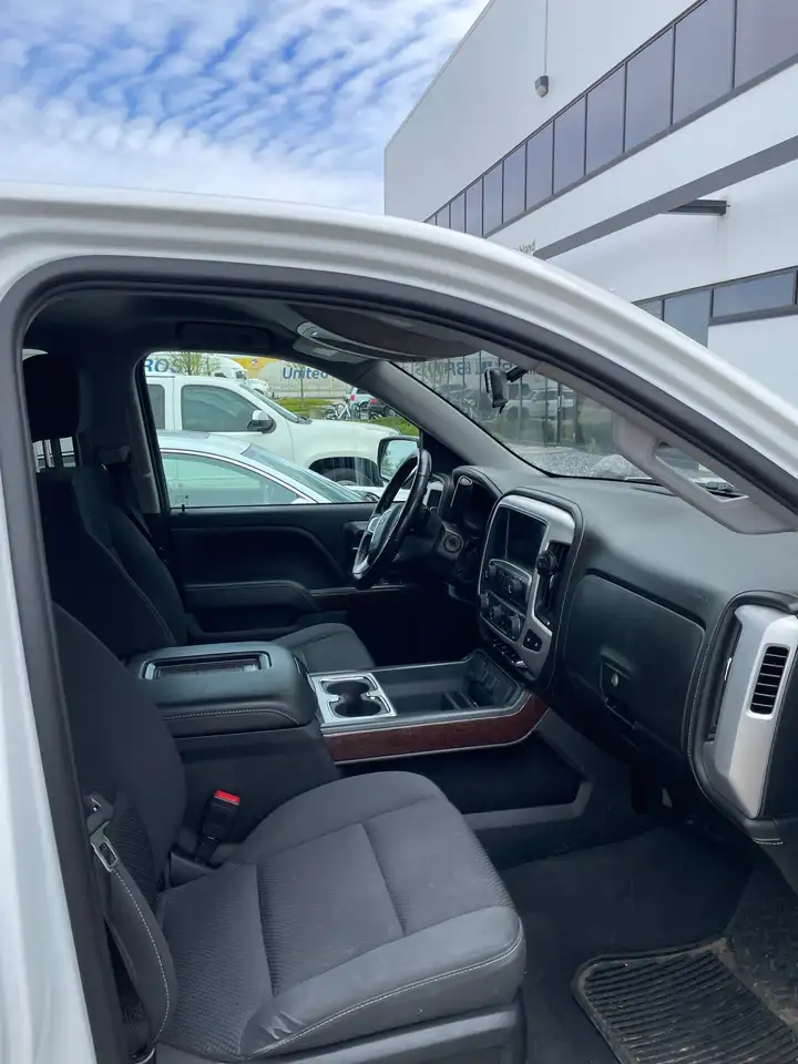 GMC Sierra 1500 снимка GMC Sierra 1500