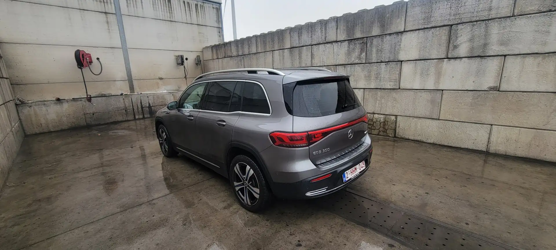 Mercedes-Benz EQB 300 - 2