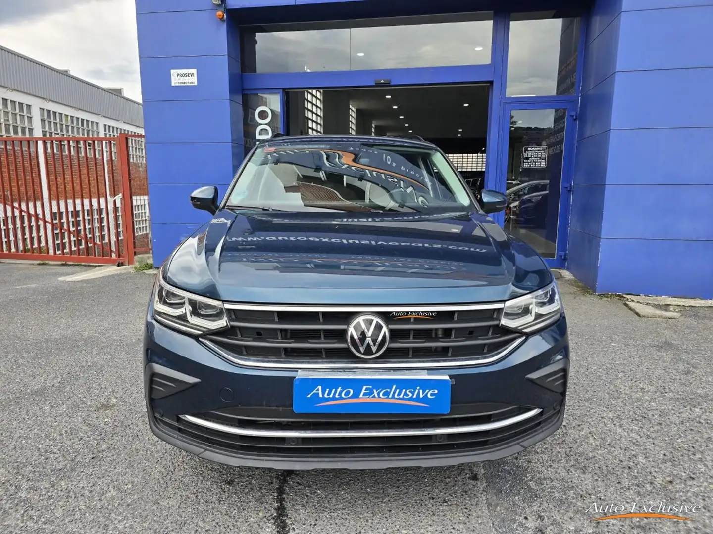 Volkswagen Tiguan 1.5 TSI Life DSG 110kW Azul - 2