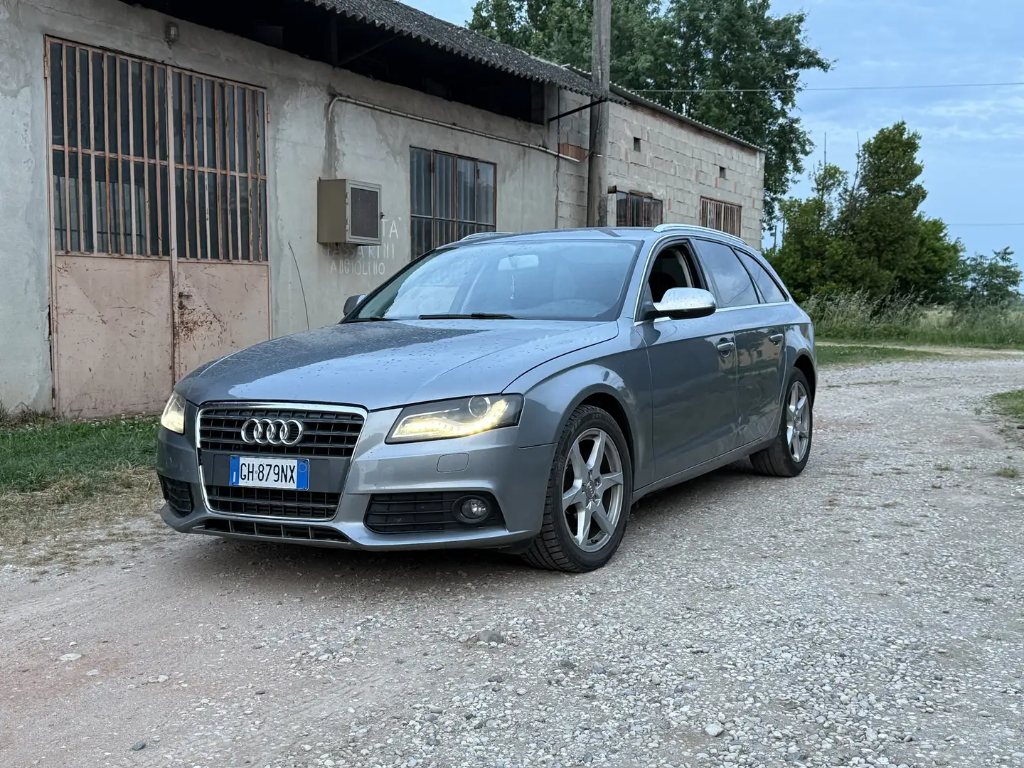 Audi A4 Avant 2.0 tdi Advanced multitronic fap - 2
