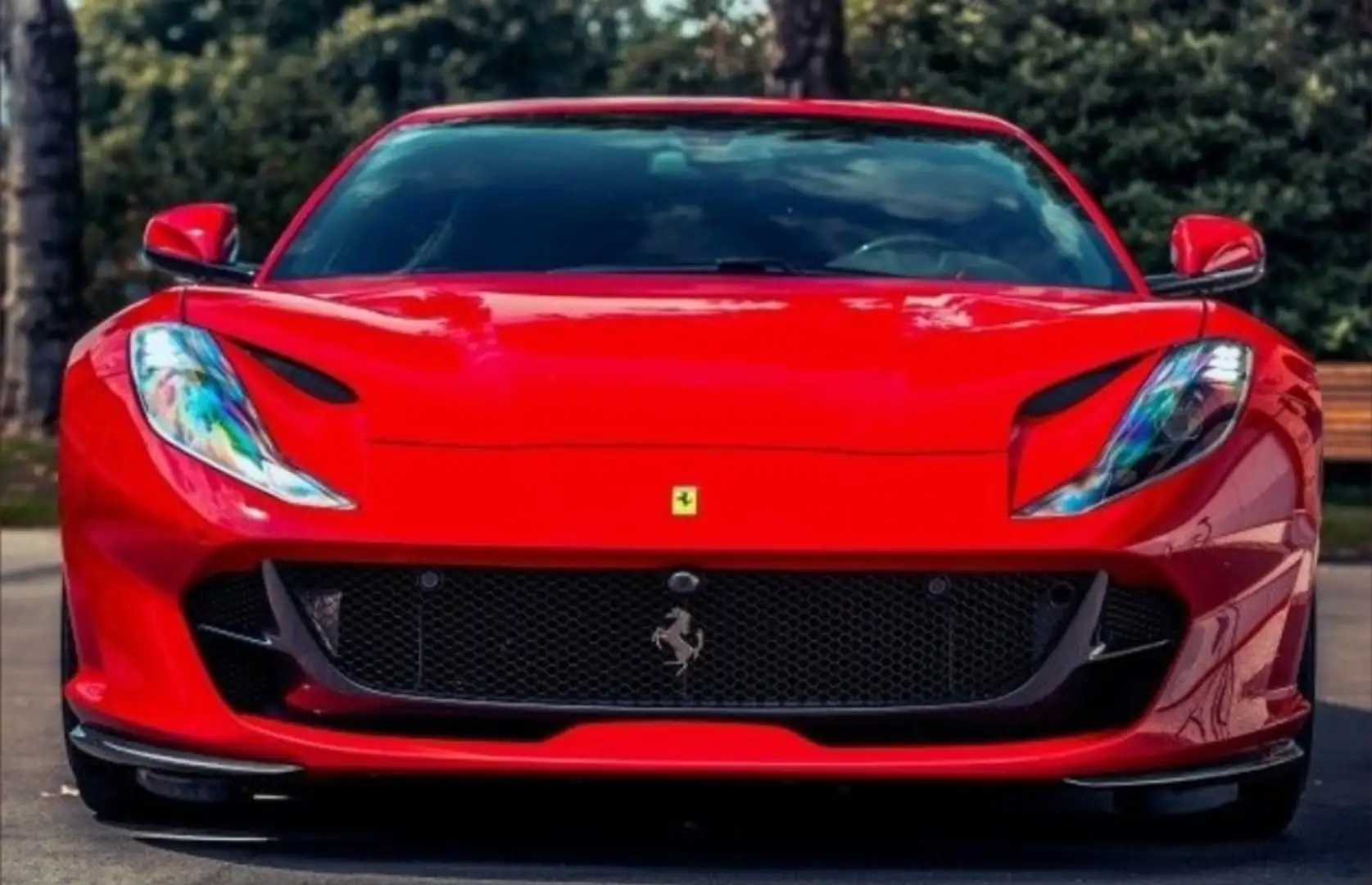 Ferrari 812 Superfast Rojo - 1