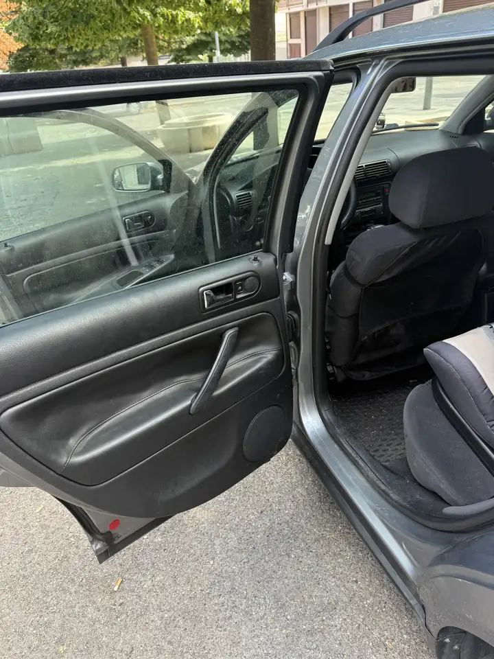 Volkswagen Passat Variant 1.9 tdi Comfortline 130cv tiptronic, foto 3
