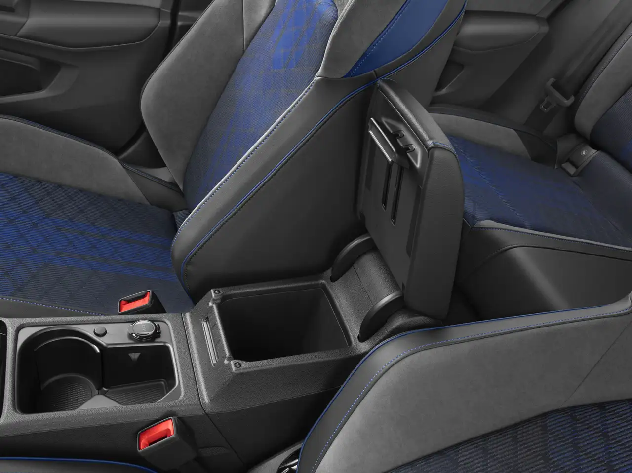 Volkswagen Golf R снимка Volkswagen Golf R