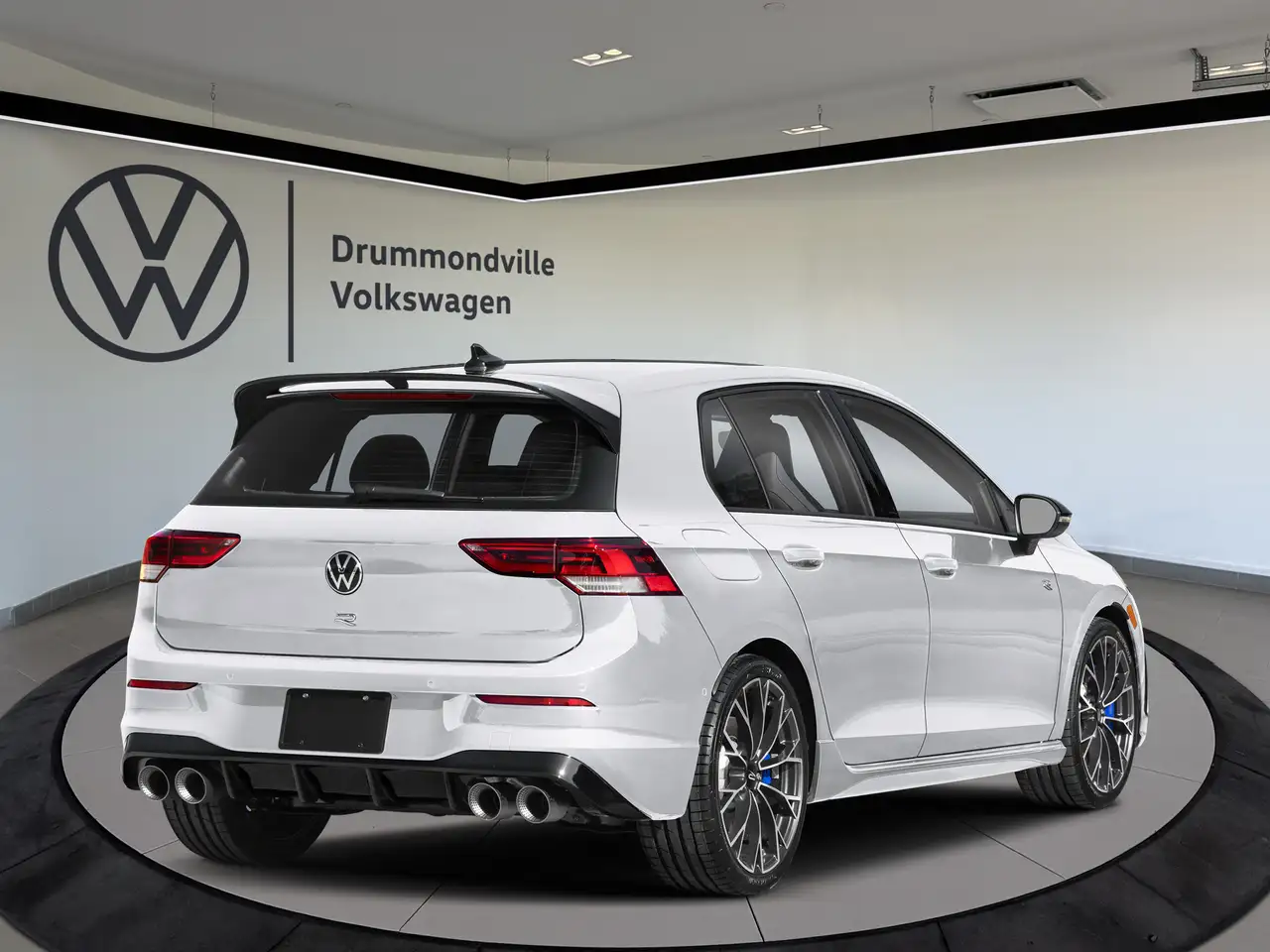 Volkswagen Golf R снимка Volkswagen Golf R