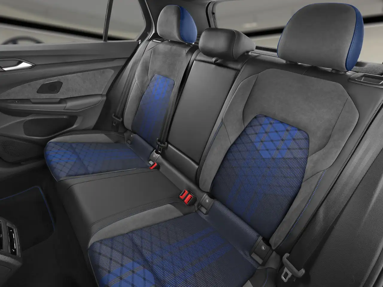 Volkswagen Golf R снимка Volkswagen Golf R