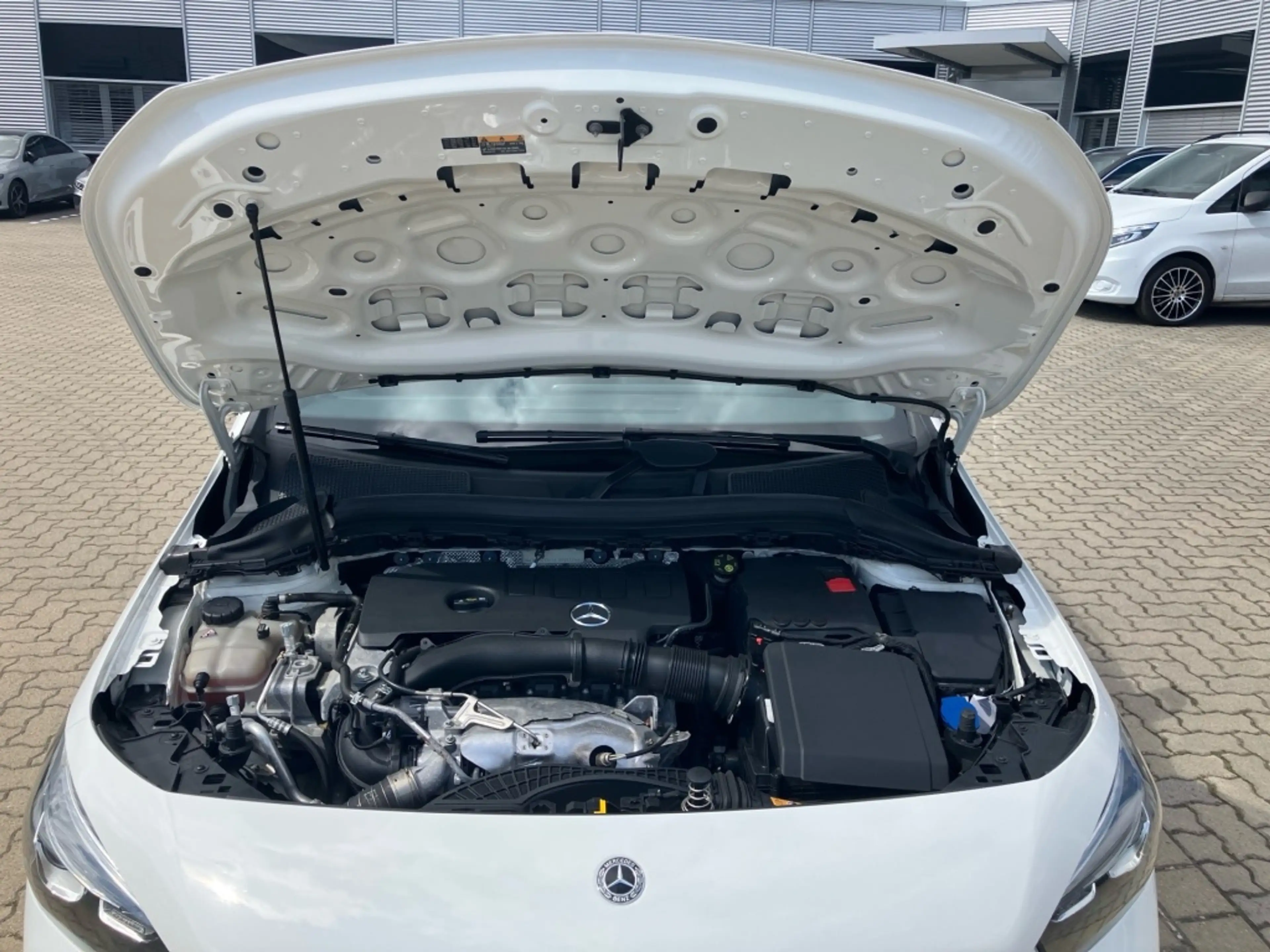 Mercedes-Benz B 220 Progressive+NIGHT+Ambi+LED+Panorama+AHK — photo 5
