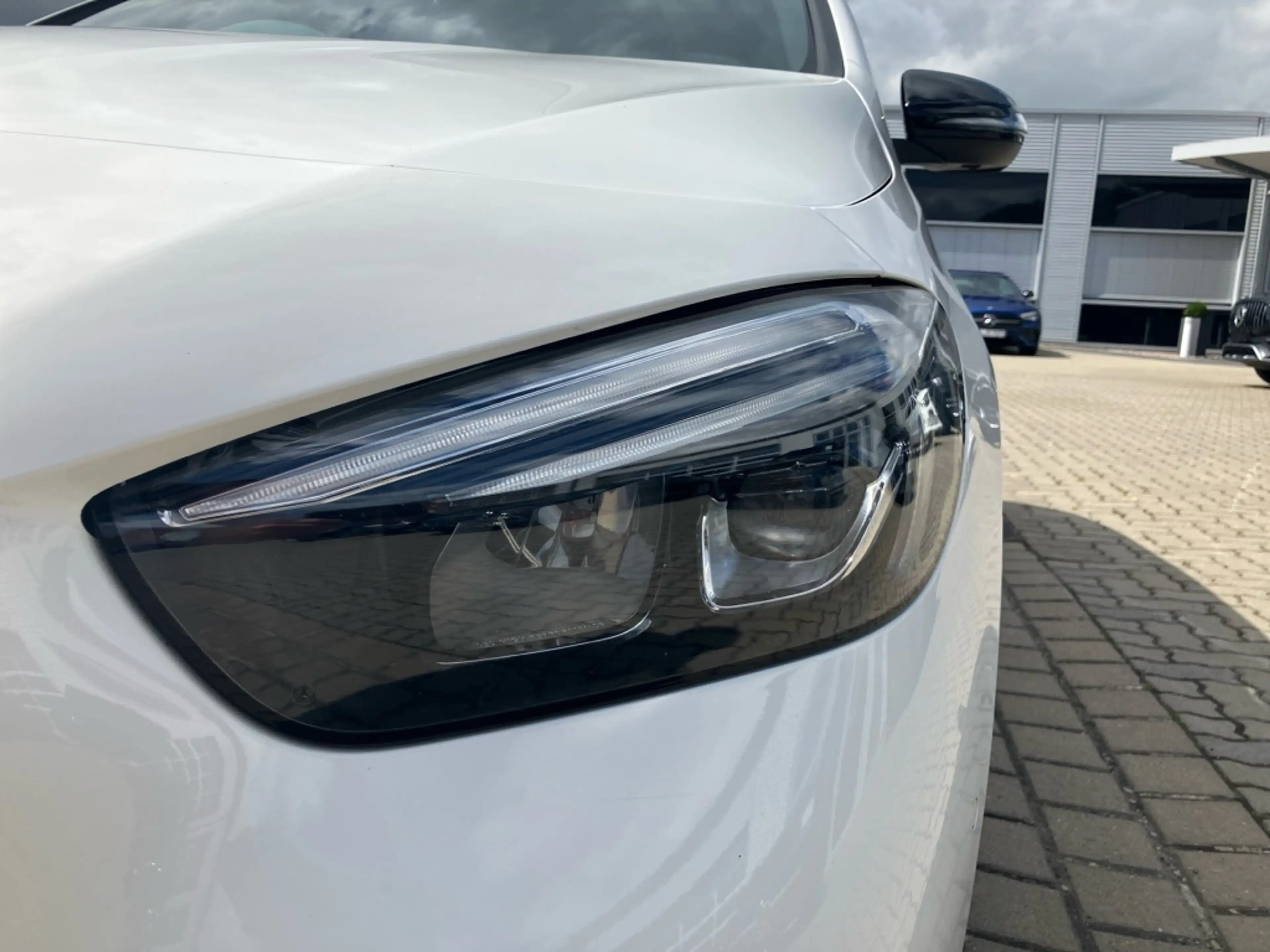 Mercedes-Benz B 220 Progressive+NIGHT+Ambi+LED+Panorama+AHK — photo 2