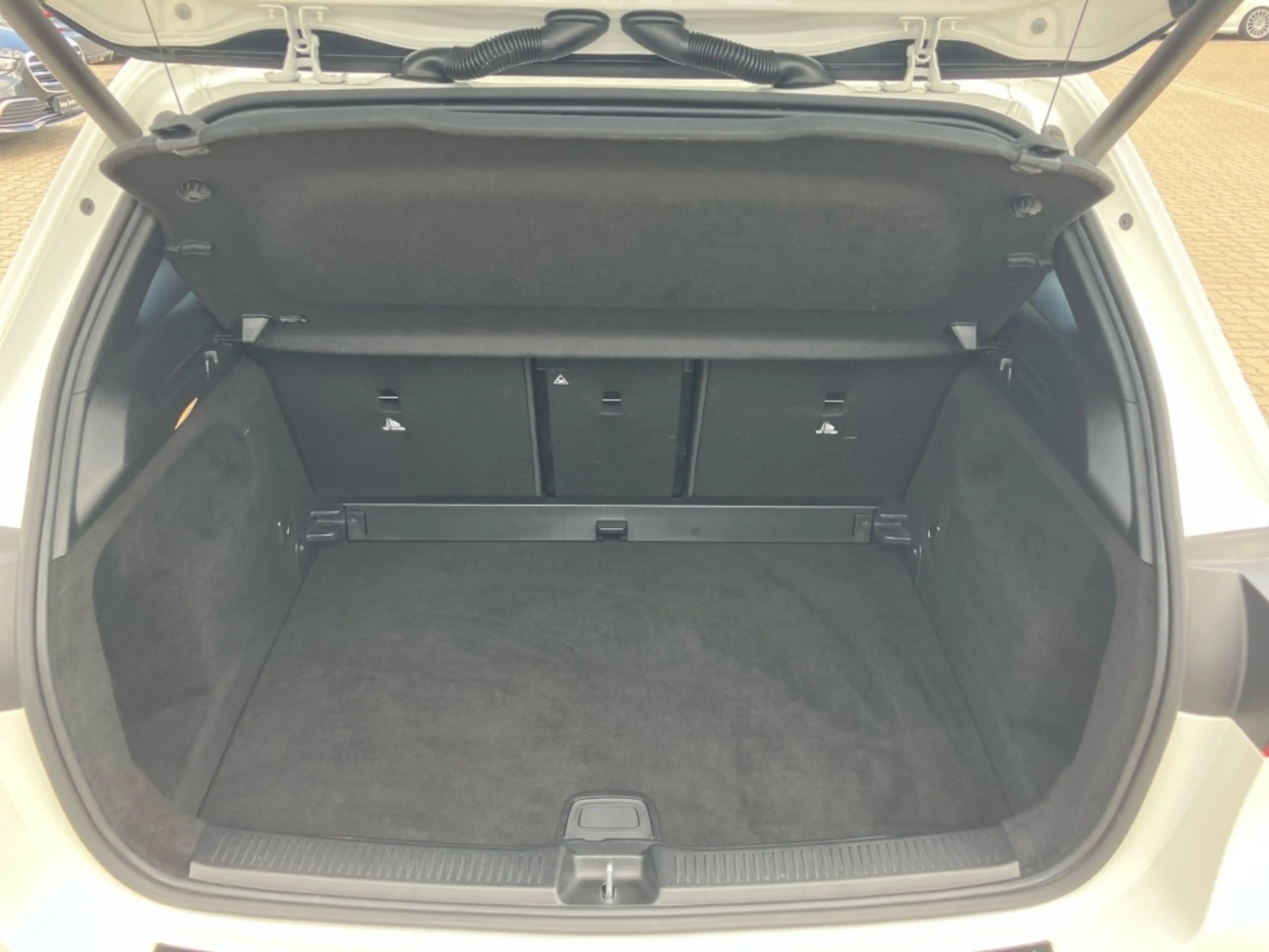 Mercedes-Benz B 220 Progressive+NIGHT+Ambi+LED+Panorama+AHK — photo 10