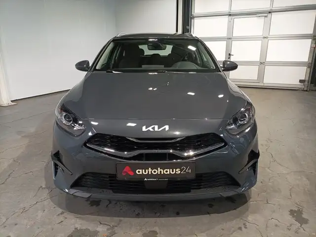 Kia Ceed view 2
