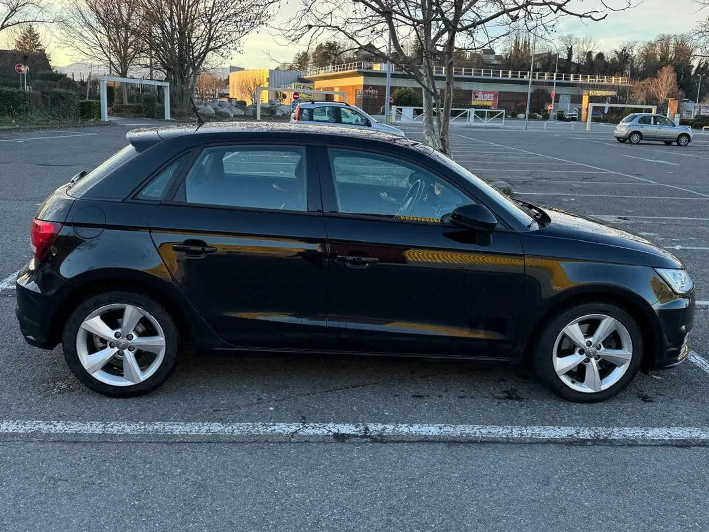 Audi A1 A1 Sportback 1.6 TDI 116 Metropolitan Noir - 2