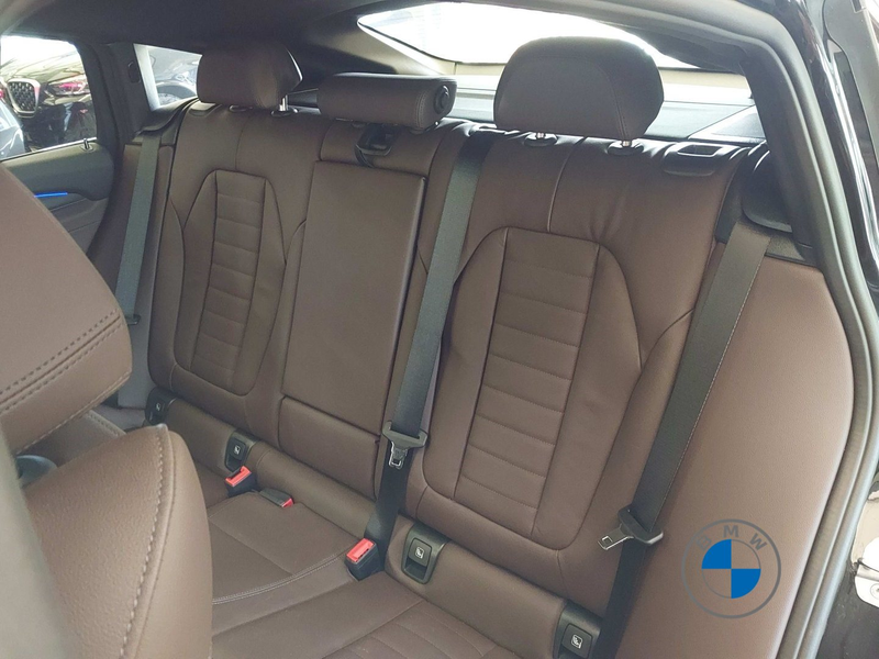 BMW X4 xDrive30d M Sport 20" AHK Pano Laser H/K — photo 8
