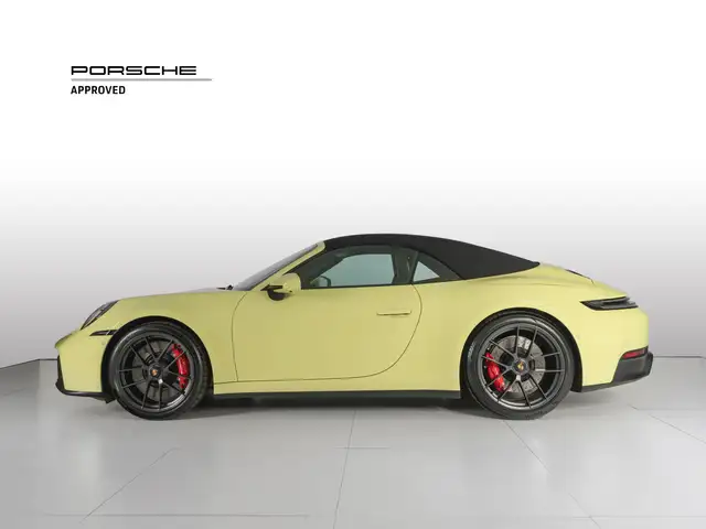 Porsche 911 view 5