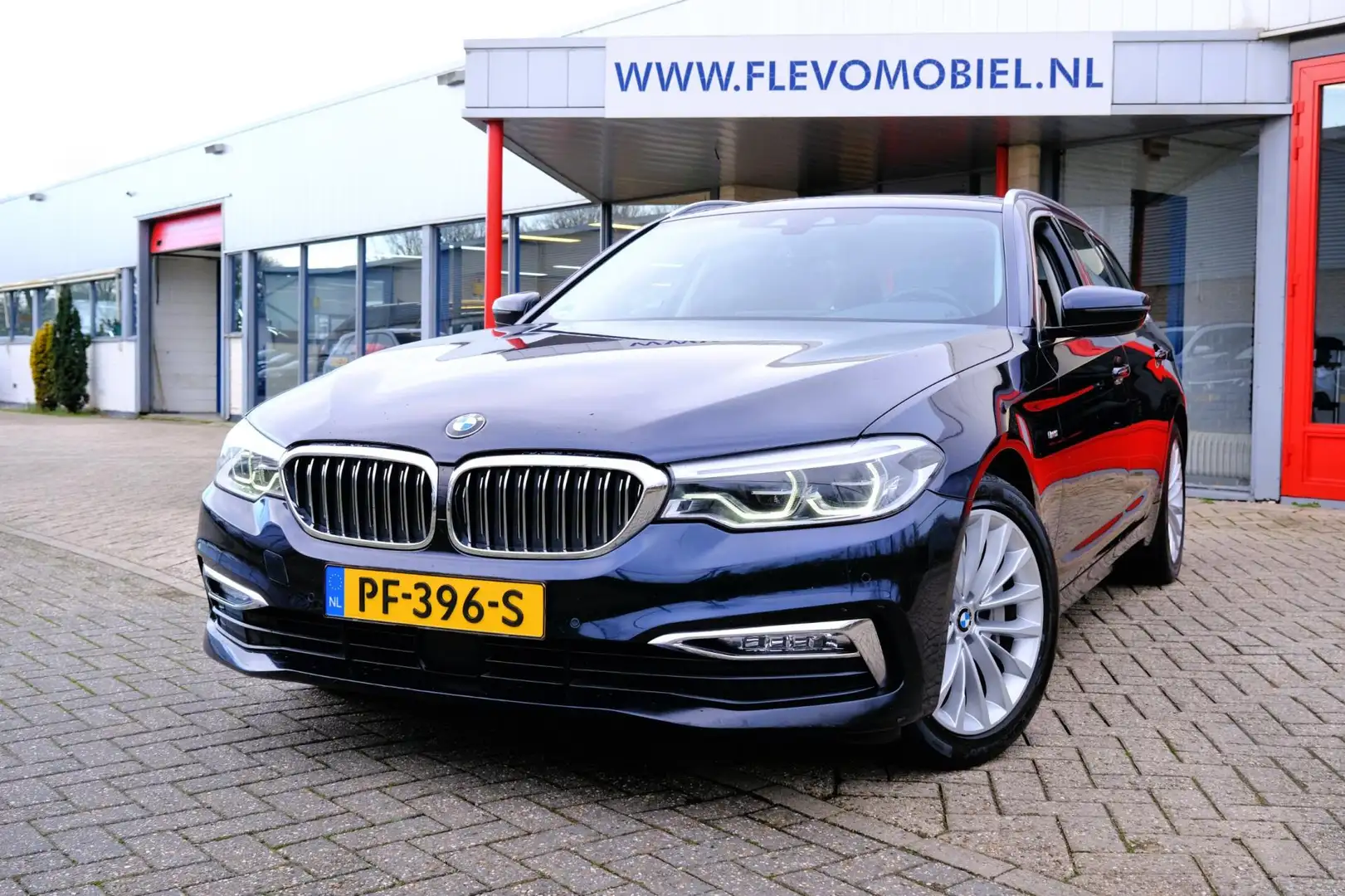 BMW 530 5-serie Touring 530d 265pk High Executive Aut.Pano Modrá - 1