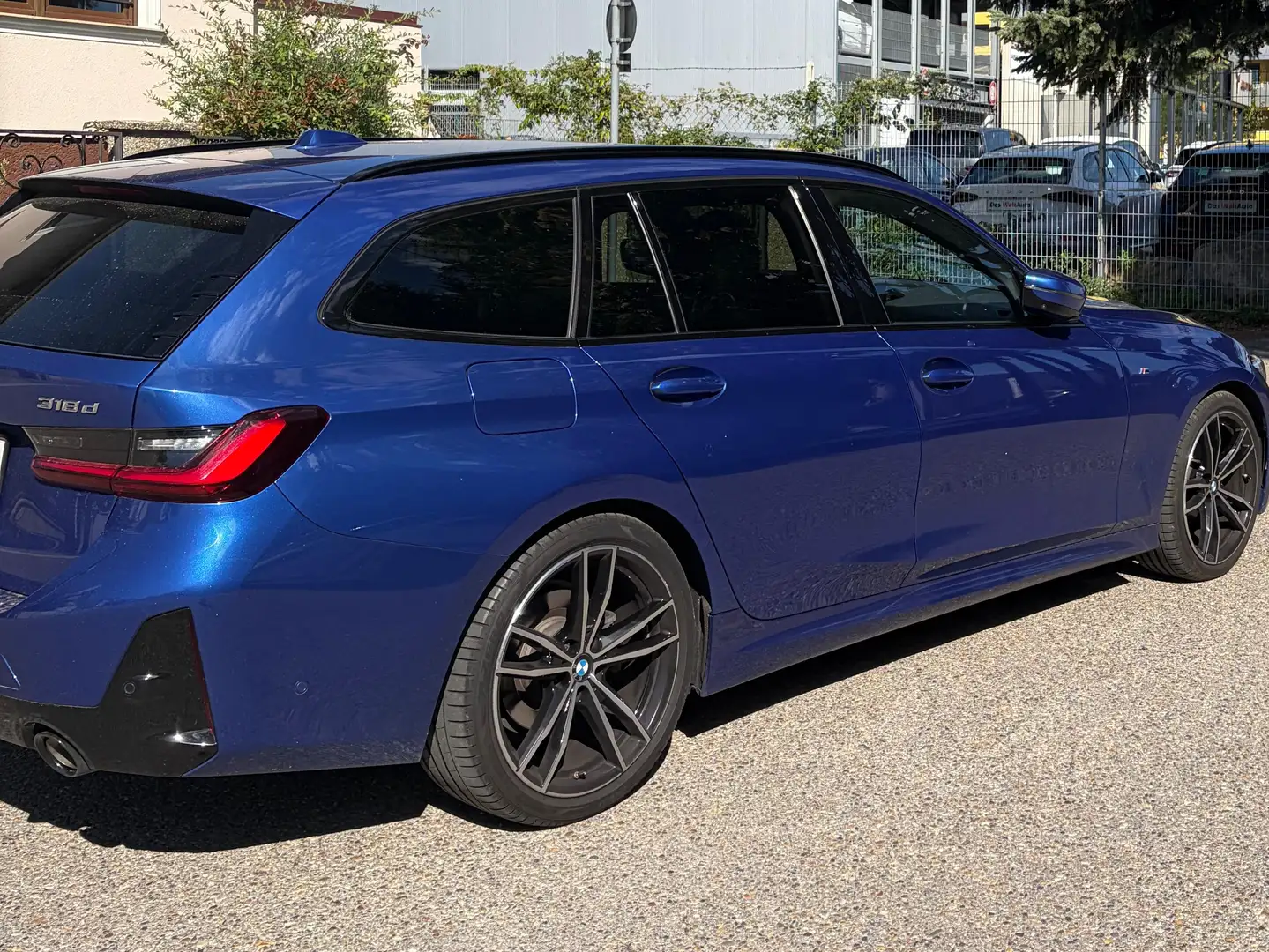 BMW 318 318d Touring M Sport Aut. M Sport Blau - 2