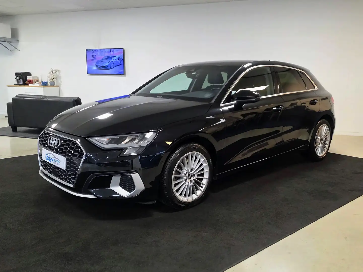 Audi A3 Sportback 30 TFSI S-tronic Hybride Btw Aftrekbaar Zwart - 2
