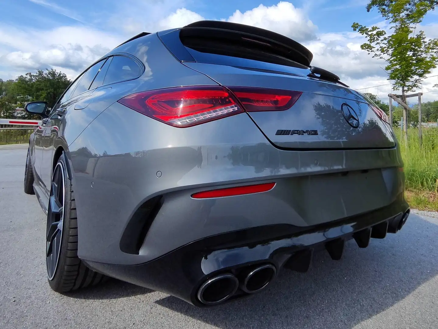 Mercedes-Benz CLA 35 AMG CLA 35 AMG 4MATIC Shooting Brake Aut. Silber - 2