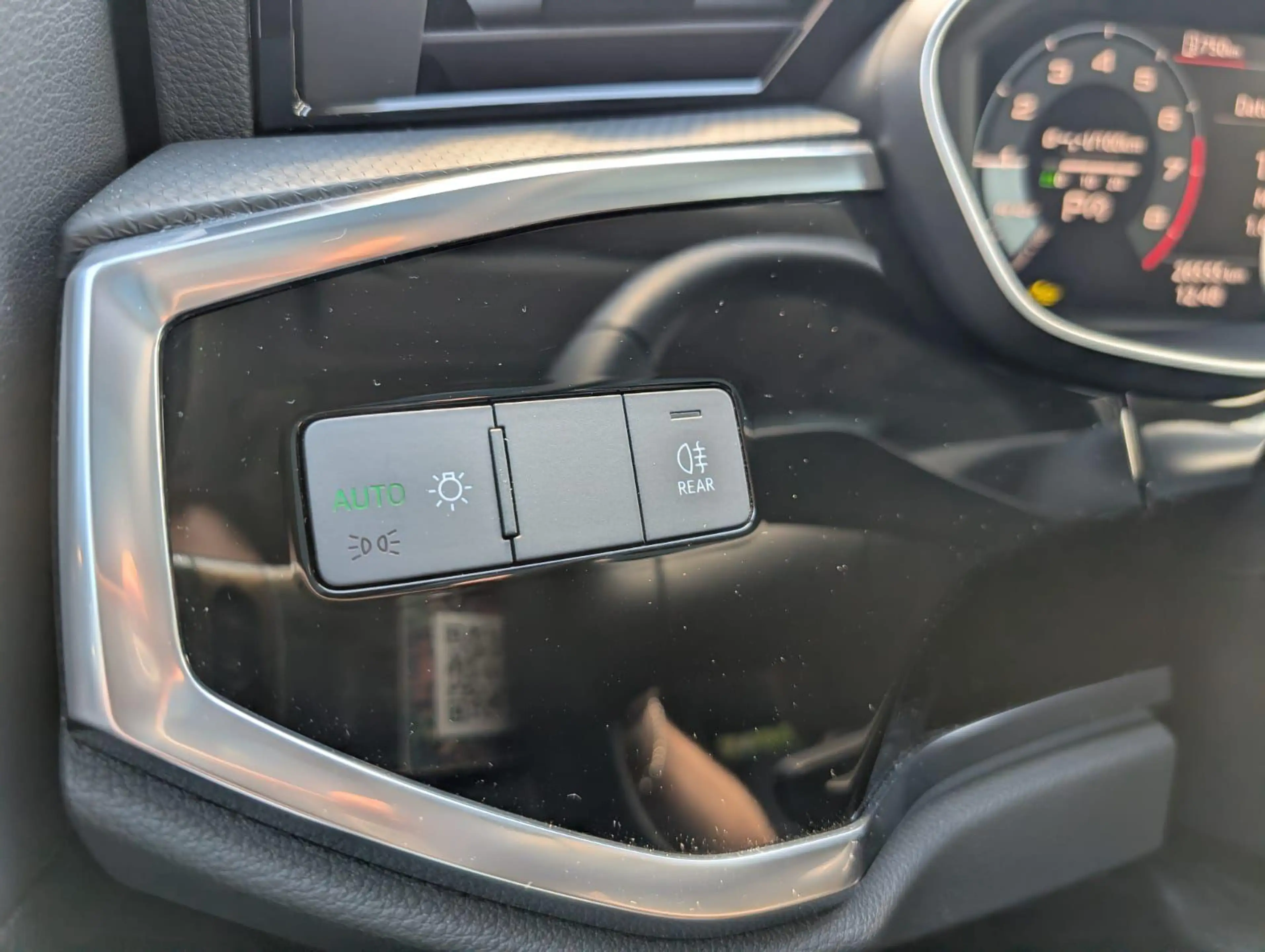 Audi Q3 Q3 35TFSI S-Line Kessy Pano SHZ LED PDC — photo 14