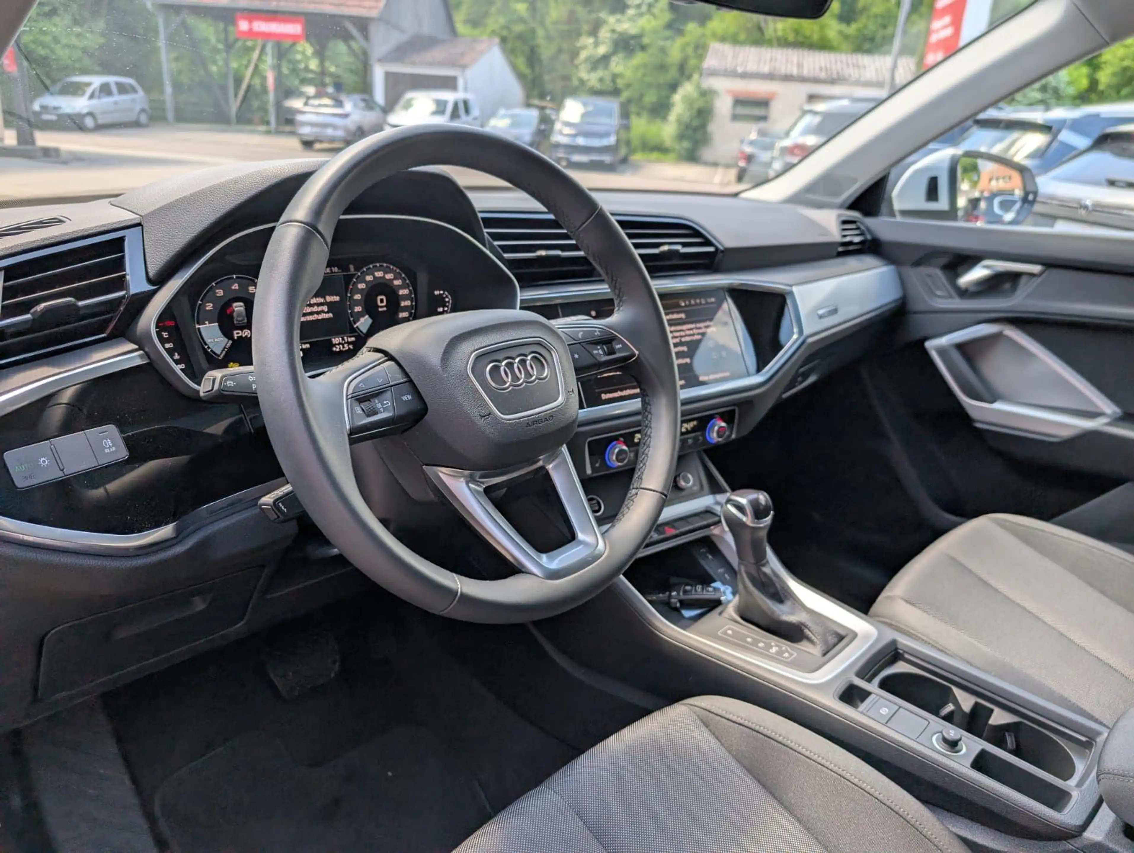 Audi Q3 Q3 35TFSI S-Line Kessy Pano SHZ LED PDC — photo 6