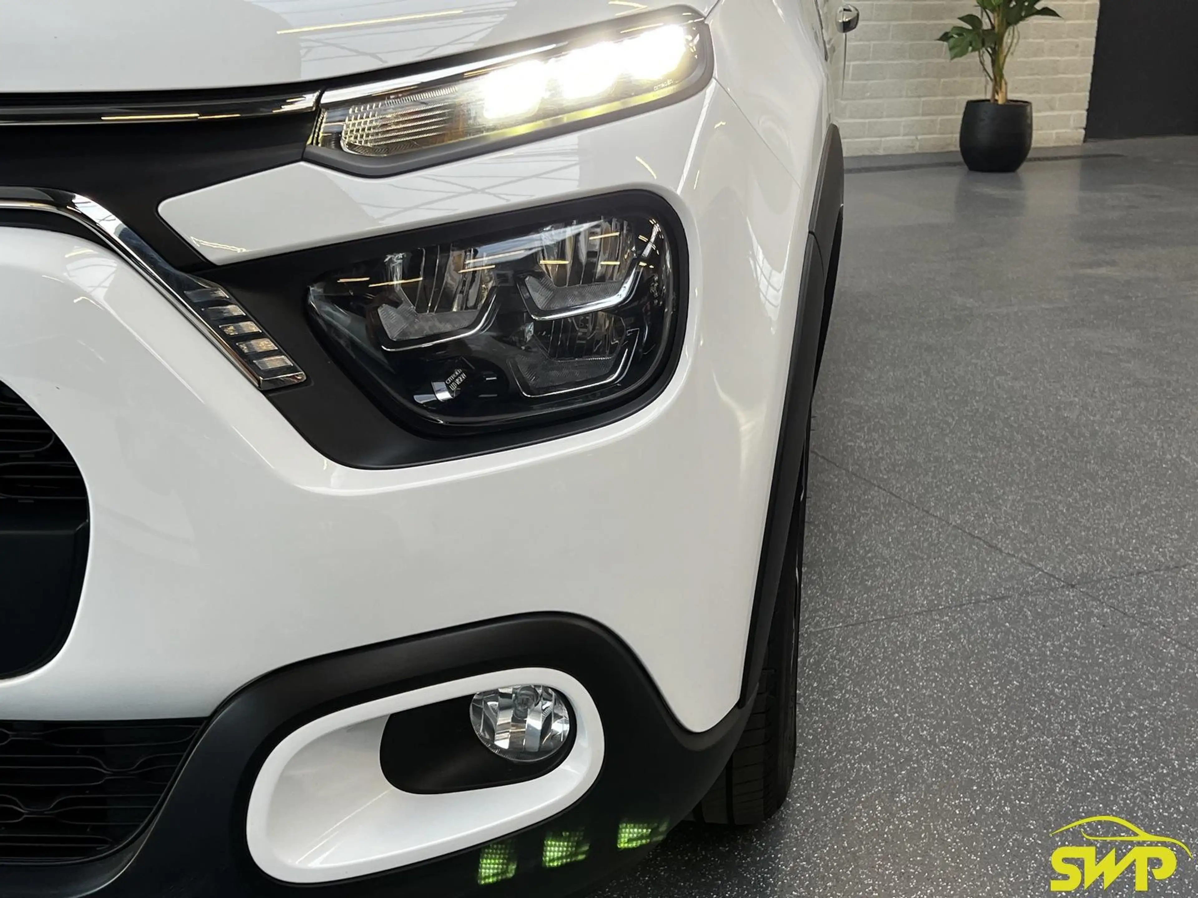 Citroen C3 1.2 PureTech Shine | Saint James edition | Navi | — photo 24