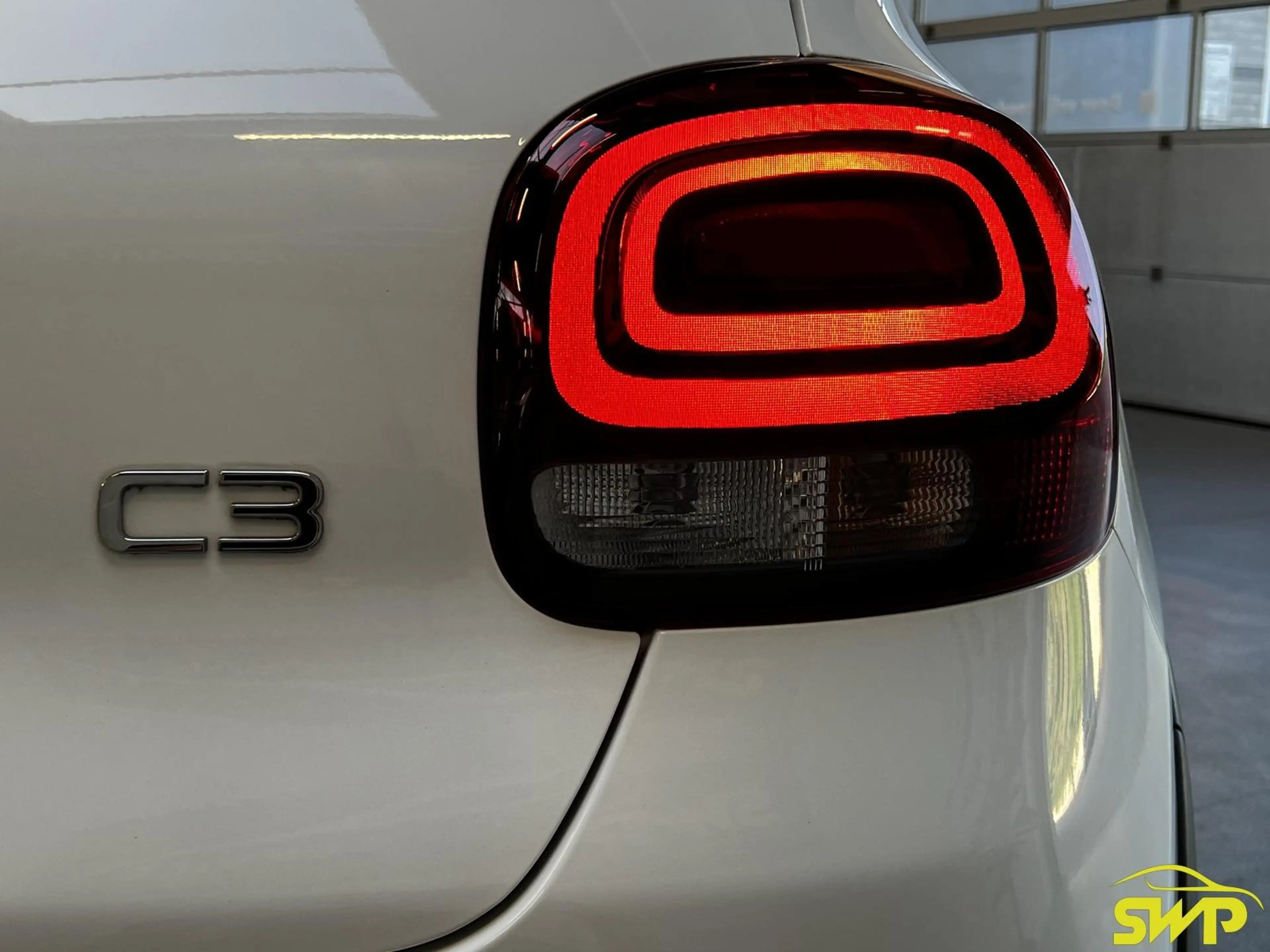 Citroen C3 1.2 PureTech Shine | Saint James edition | Navi | — photo 25