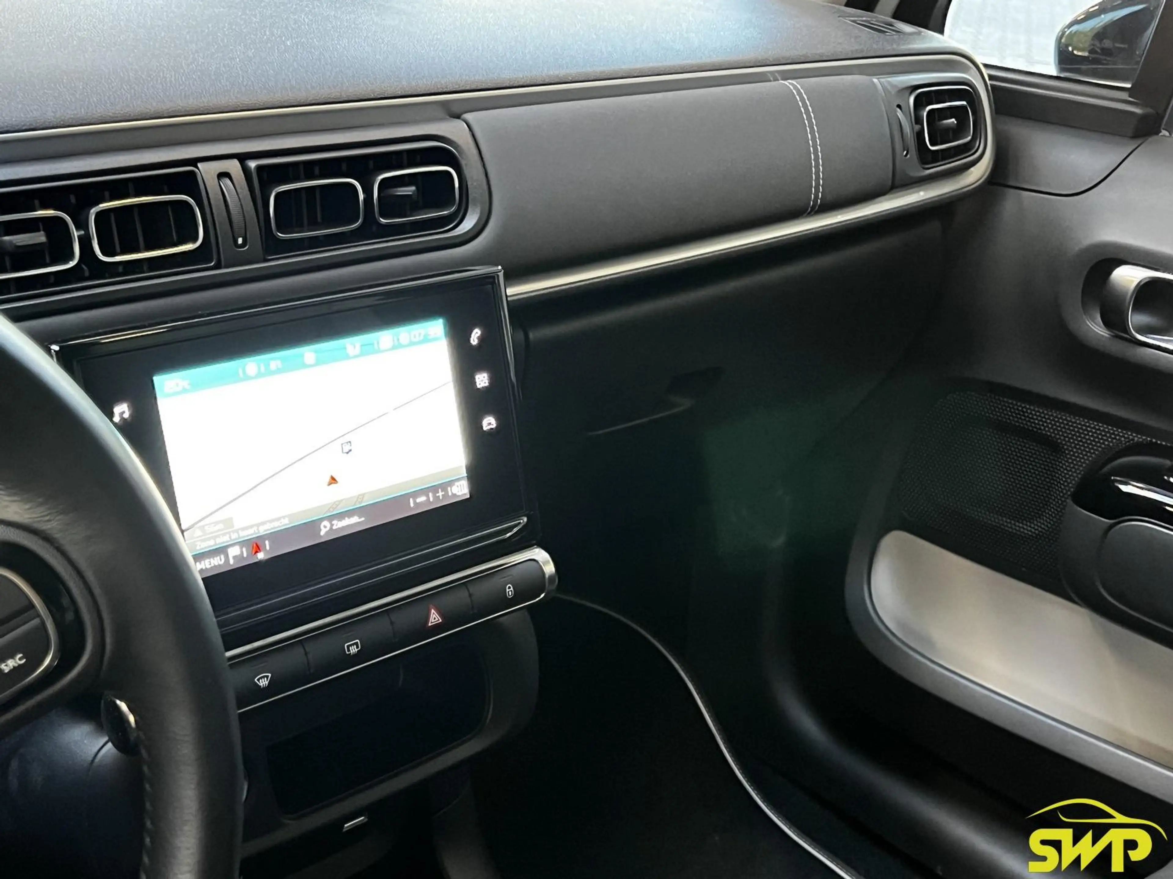 Citroen C3 1.2 PureTech Shine | Saint James edition | Navi | — photo 5