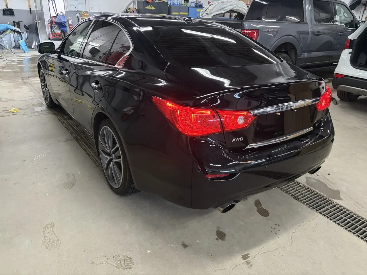 Infiniti Q50 снимка Infiniti Q50