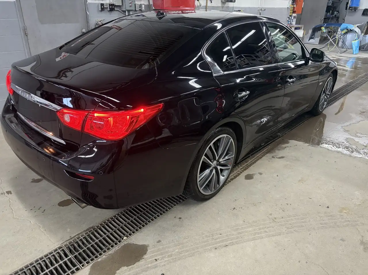 Infiniti Q50 снимка Infiniti Q50
