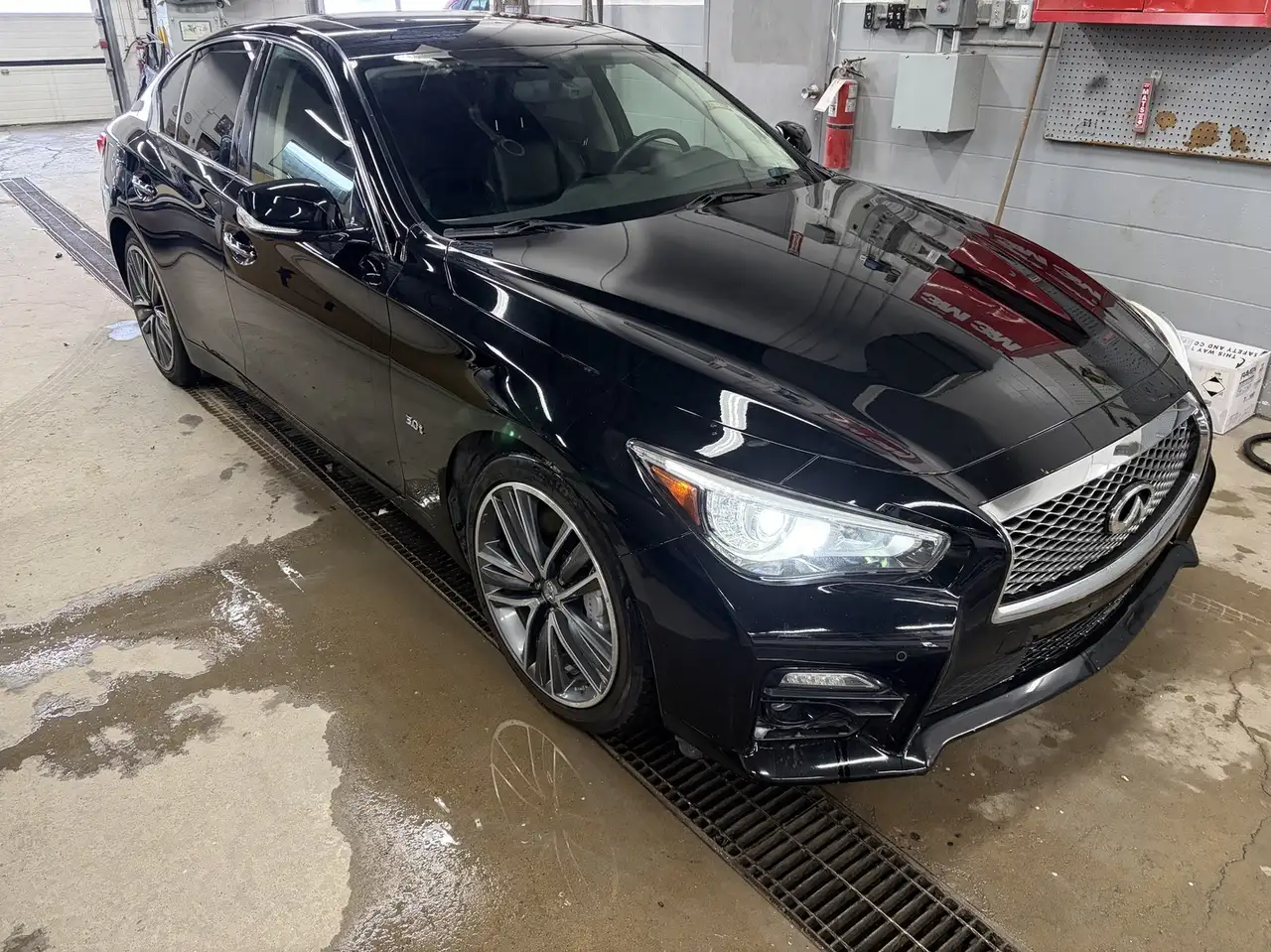 Infiniti Q50 снимка Infiniti Q50