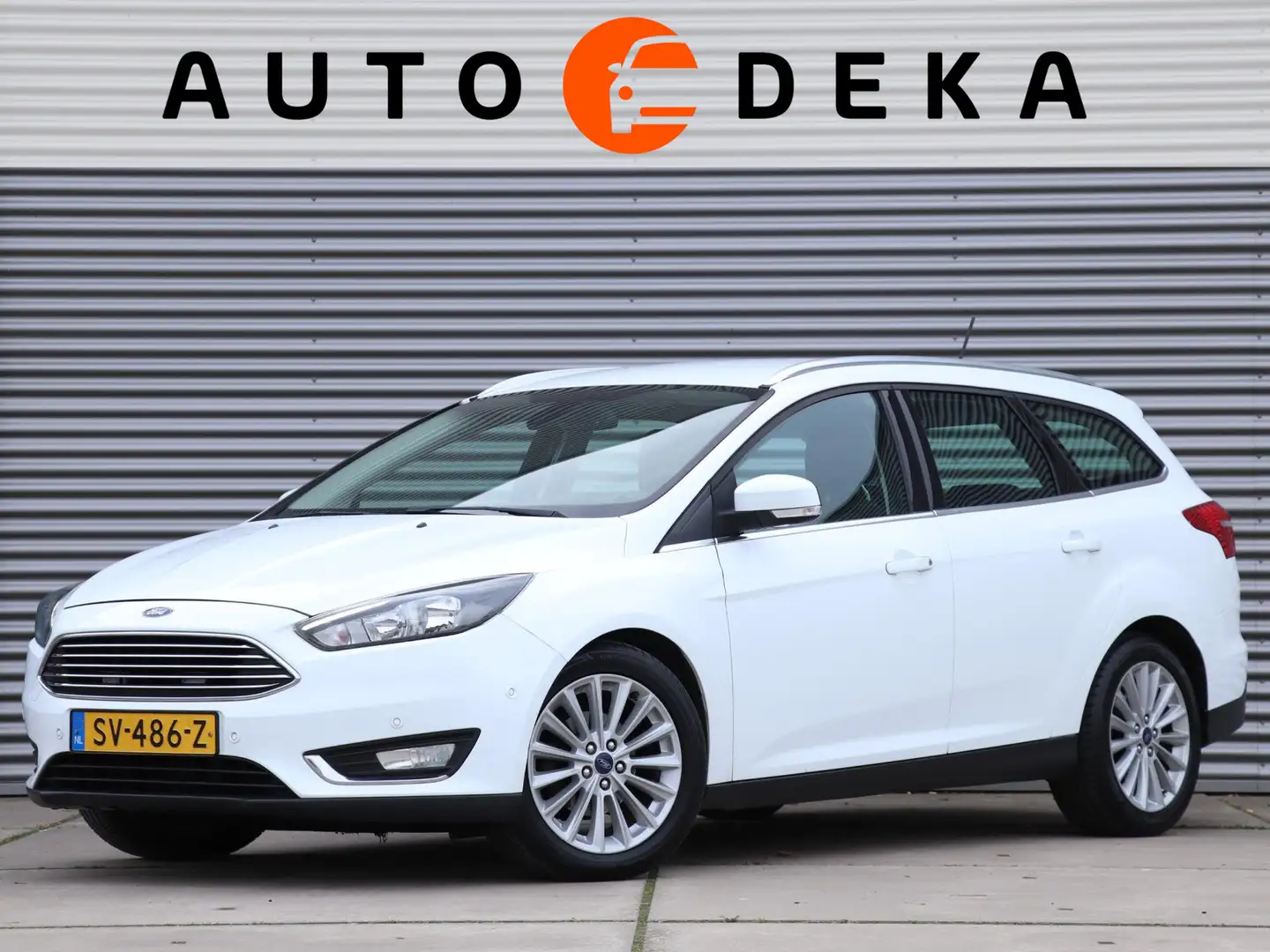 Ford Focus Wagon 1.0 EcoBoost Titanium *Navigatie*Parkeersens Weiß - 1