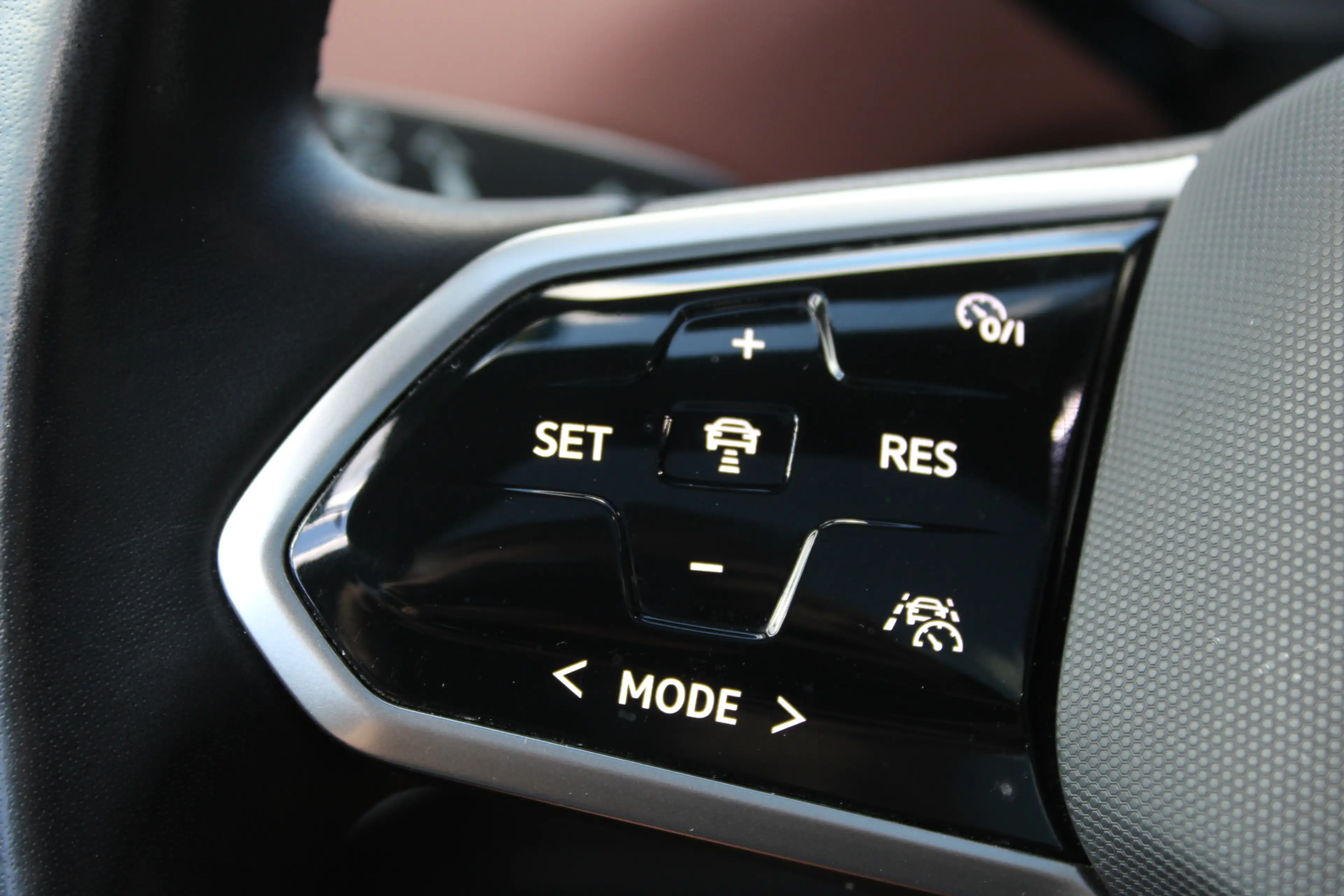 Volkswagen ID.5 Pro 77 kWh SOh 95% LED PANO NAVI TREKHAAK 83000KM! — photo 12