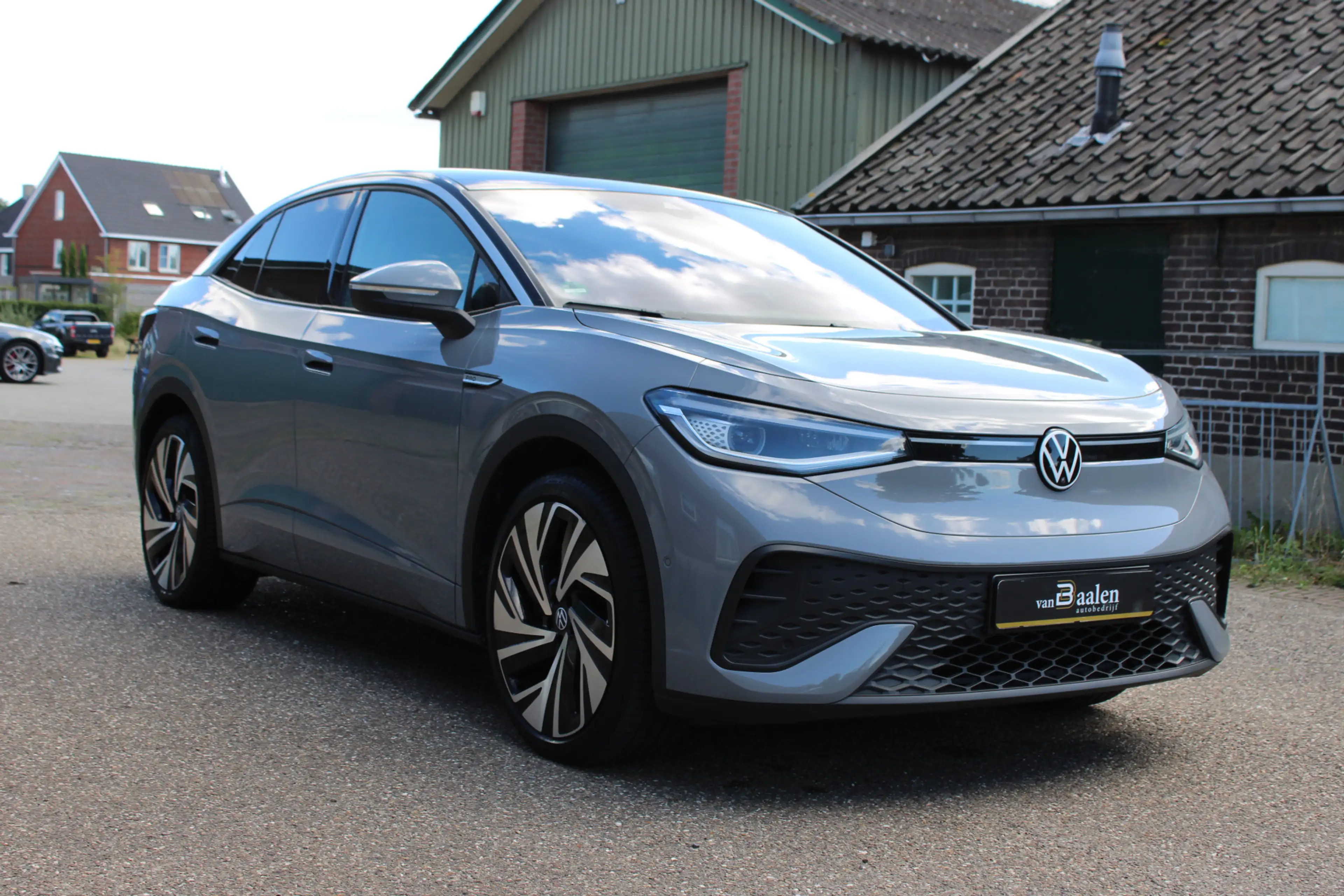 Volkswagen ID.5 Pro 77 kWh SOh 95% LED PANO NAVI TREKHAAK 83000KM! — photo 3