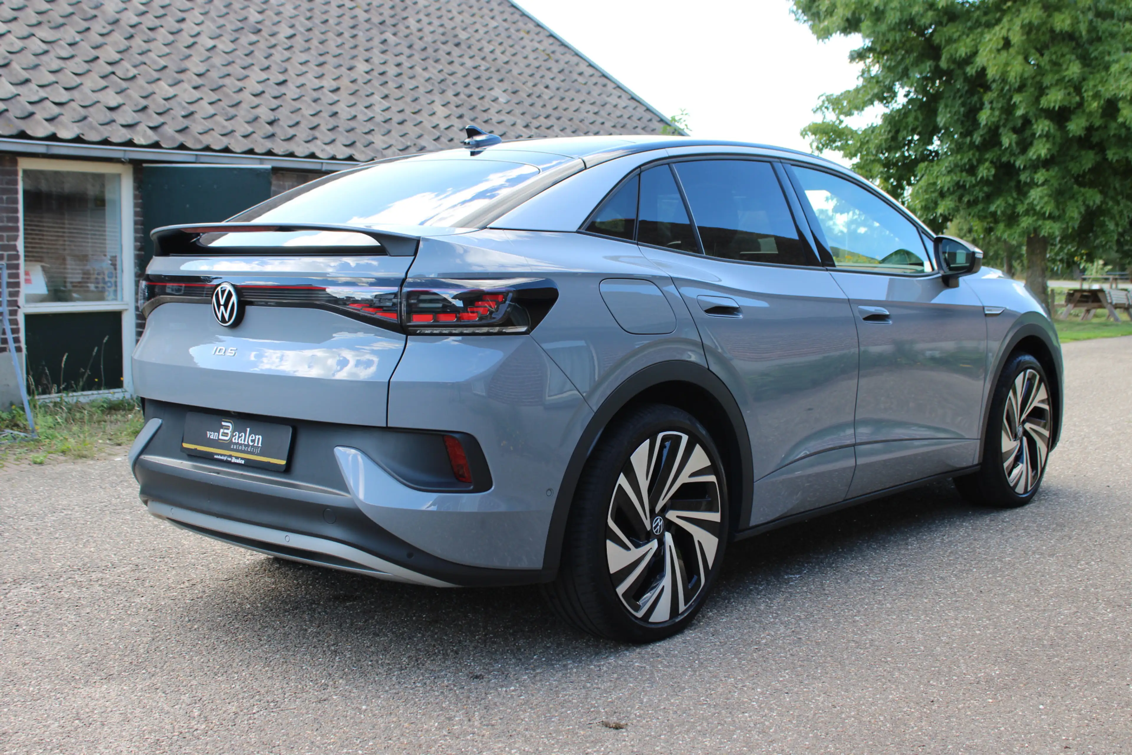 Volkswagen ID.5 Pro 77 kWh SOh 95% LED PANO NAVI TREKHAAK 83000KM! — photo 2