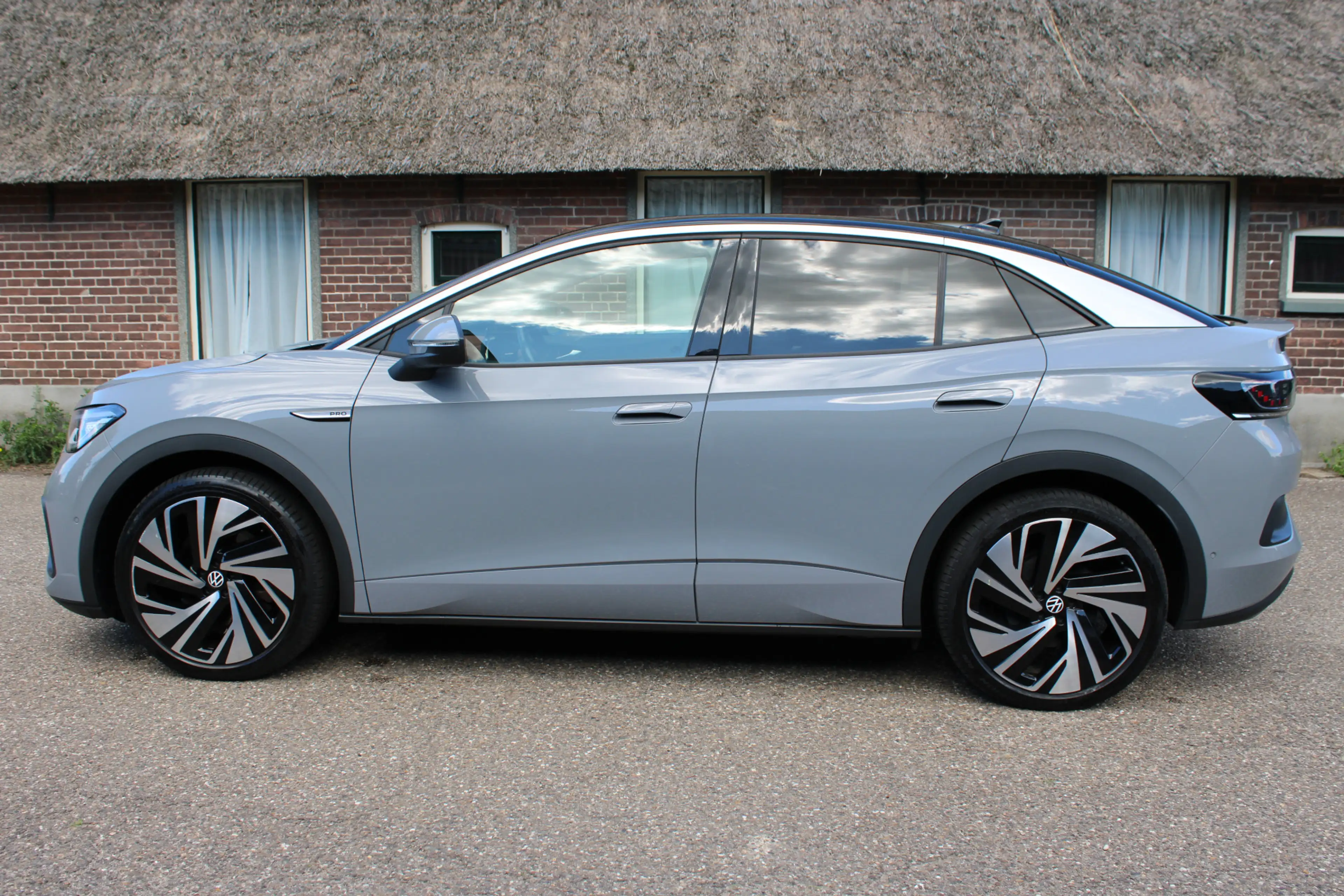 Volkswagen ID.5 Pro 77 kWh SOh 95% LED PANO NAVI TREKHAAK 83000KM! — photo 5