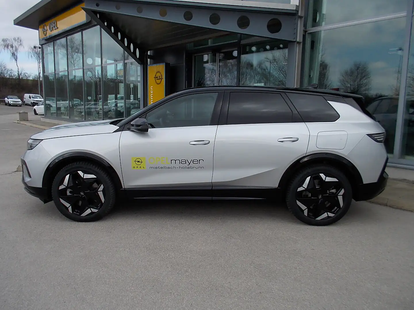Opel Grandland Electric 73kWh AWD Ultimate Silber - 2