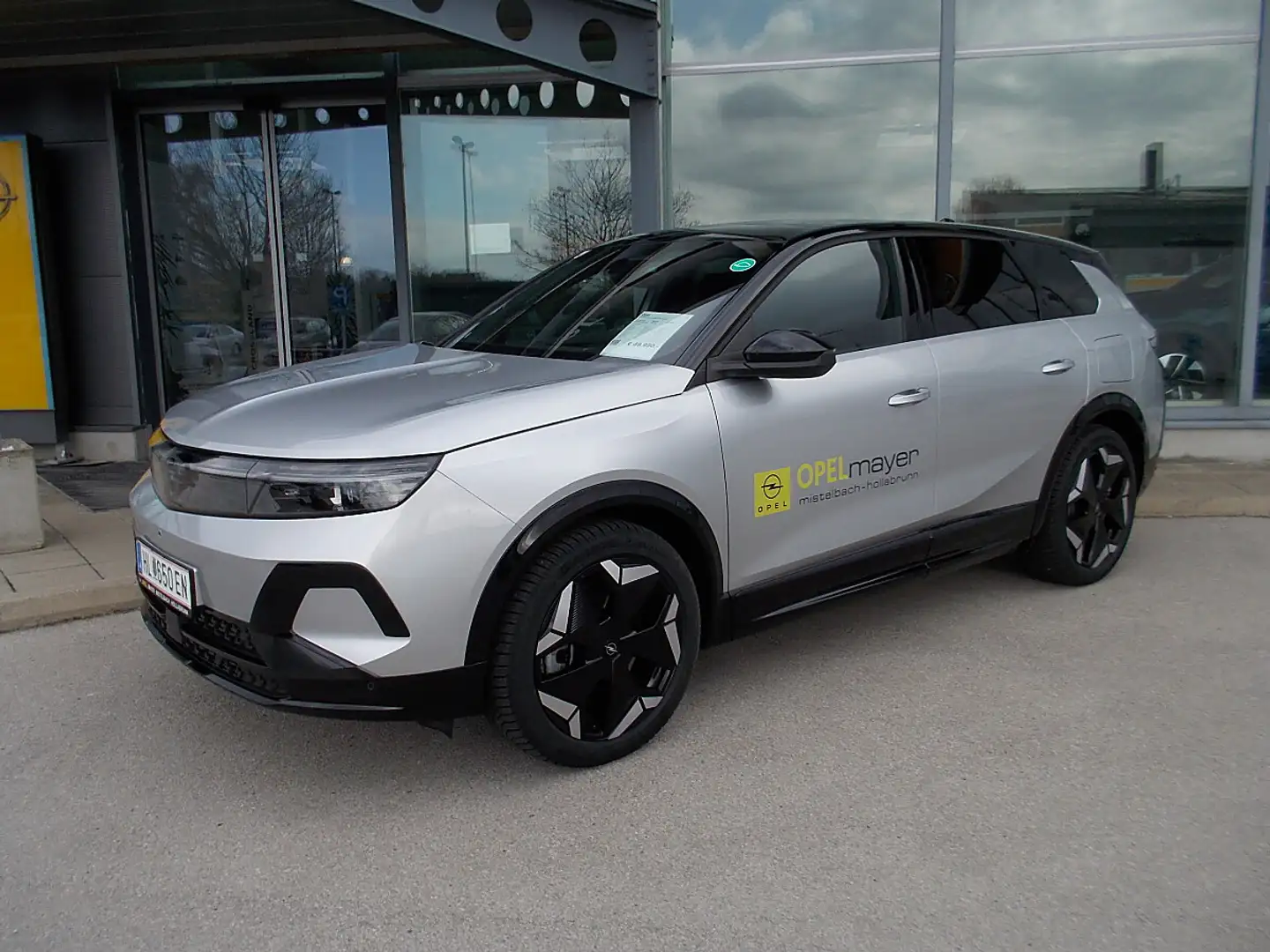 Opel Grandland Electric 73kWh AWD Ultimate Silber - 1