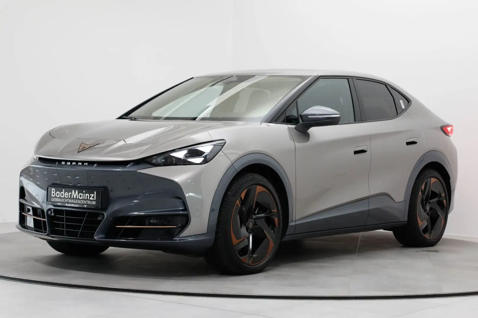 CUPRA Tavascan 77 kWh 4D 250 kW Pano HUD 360 WäPu Matr Gold - 2
