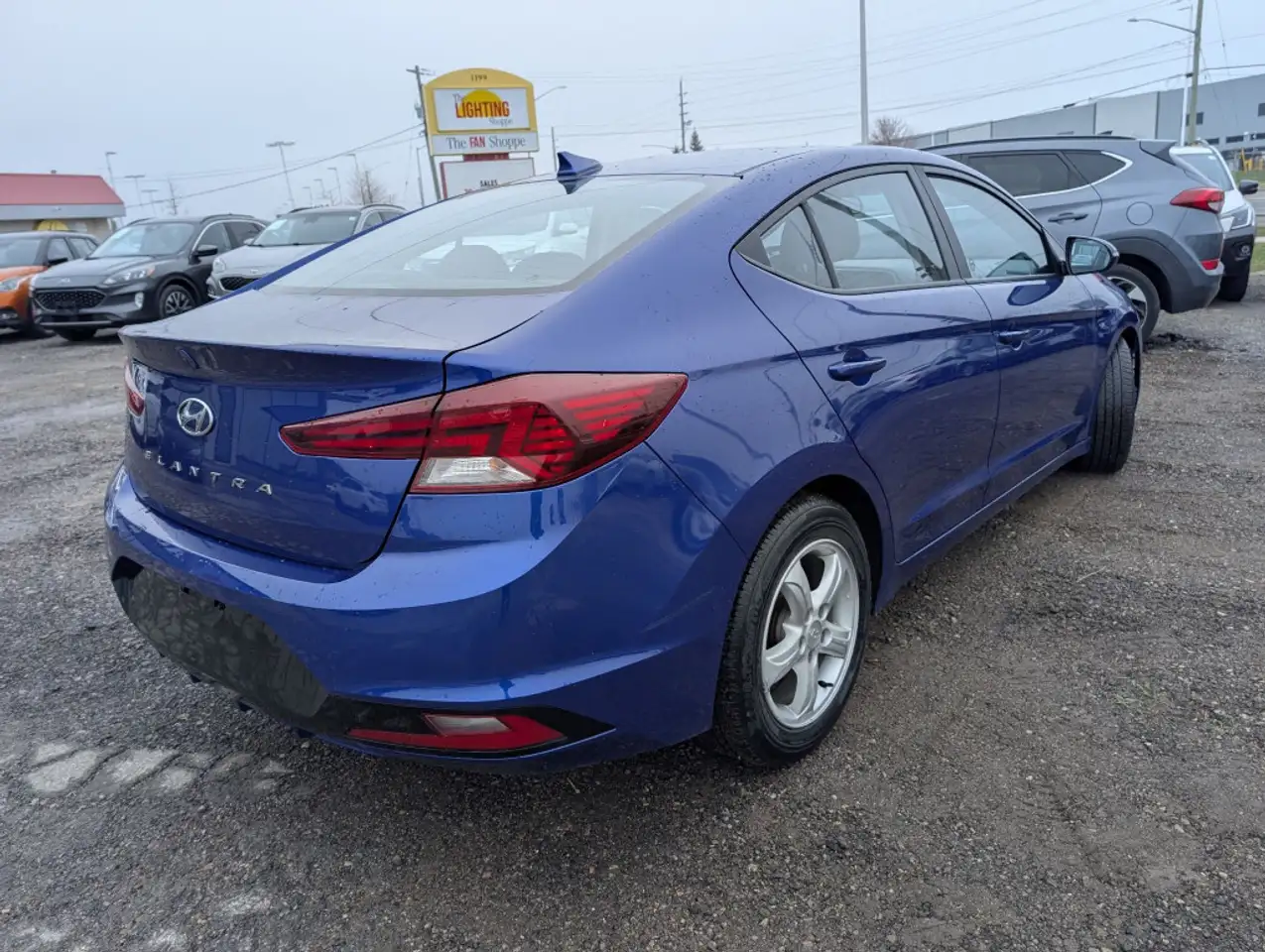 Hyundai ELANTRA снимка Hyundai ELANTRA