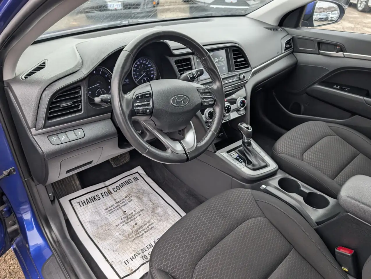 Hyundai ELANTRA снимка Hyundai ELANTRA