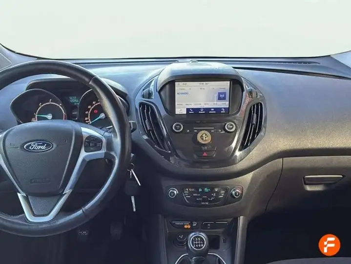 Ford Transit Courier 2020, foto 17