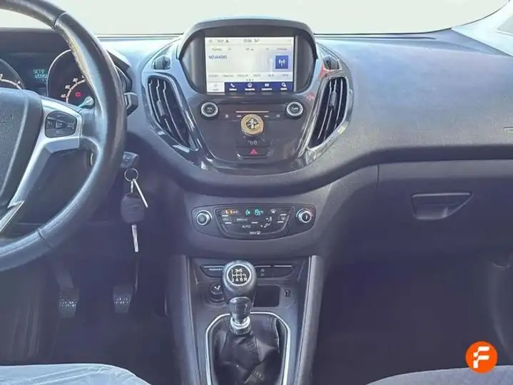 Ford Transit Courier 2020, foto 25
