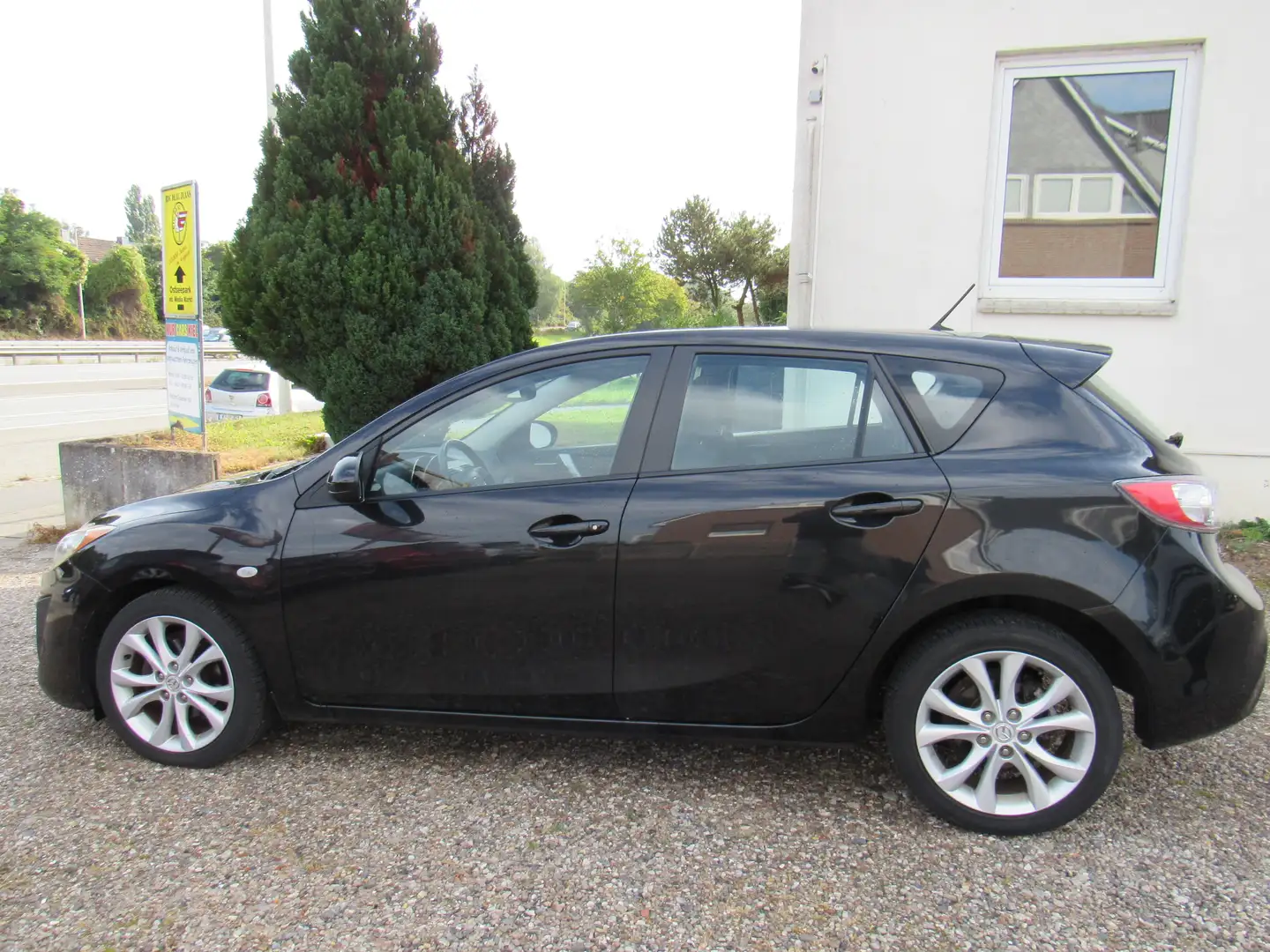 Mazda 3 90th Anniversary Neu TÜV + Ölwechsel Klima Schwarz - 1