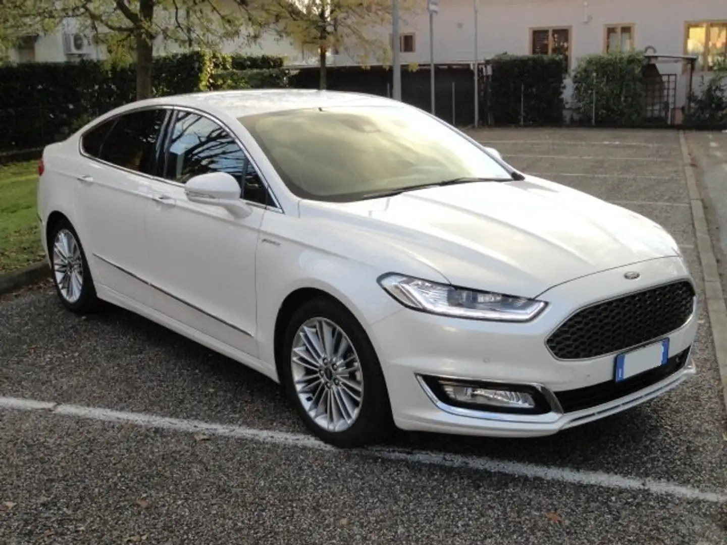 Ford Mondeo 4p 2.0 hybrid Vignale ecvt my18.75 Fehér - 1