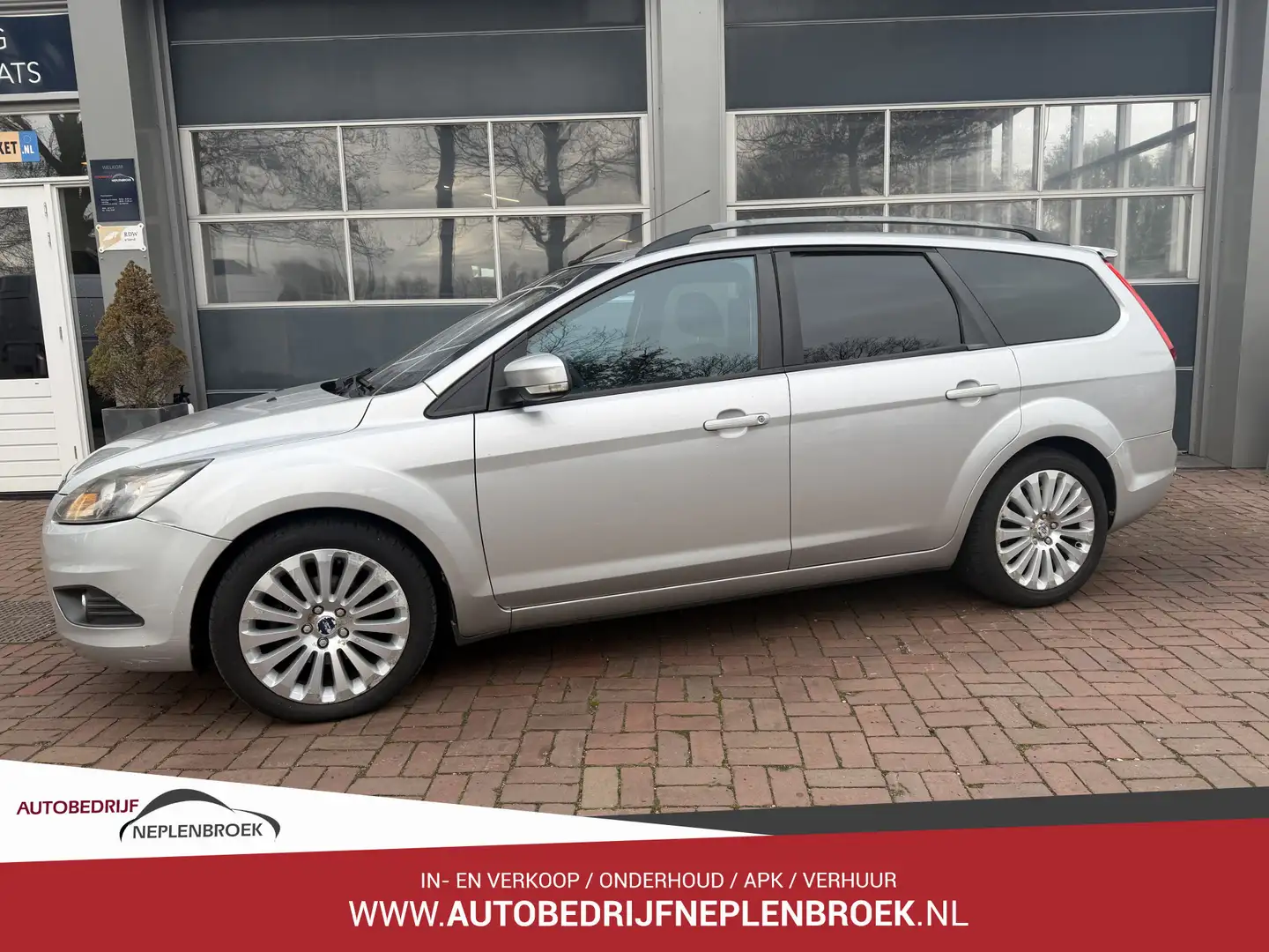 Ford Focus Wagon 1.6 Titanium 2009 apk 06-2026 leuk betaalbaa Grau - 1