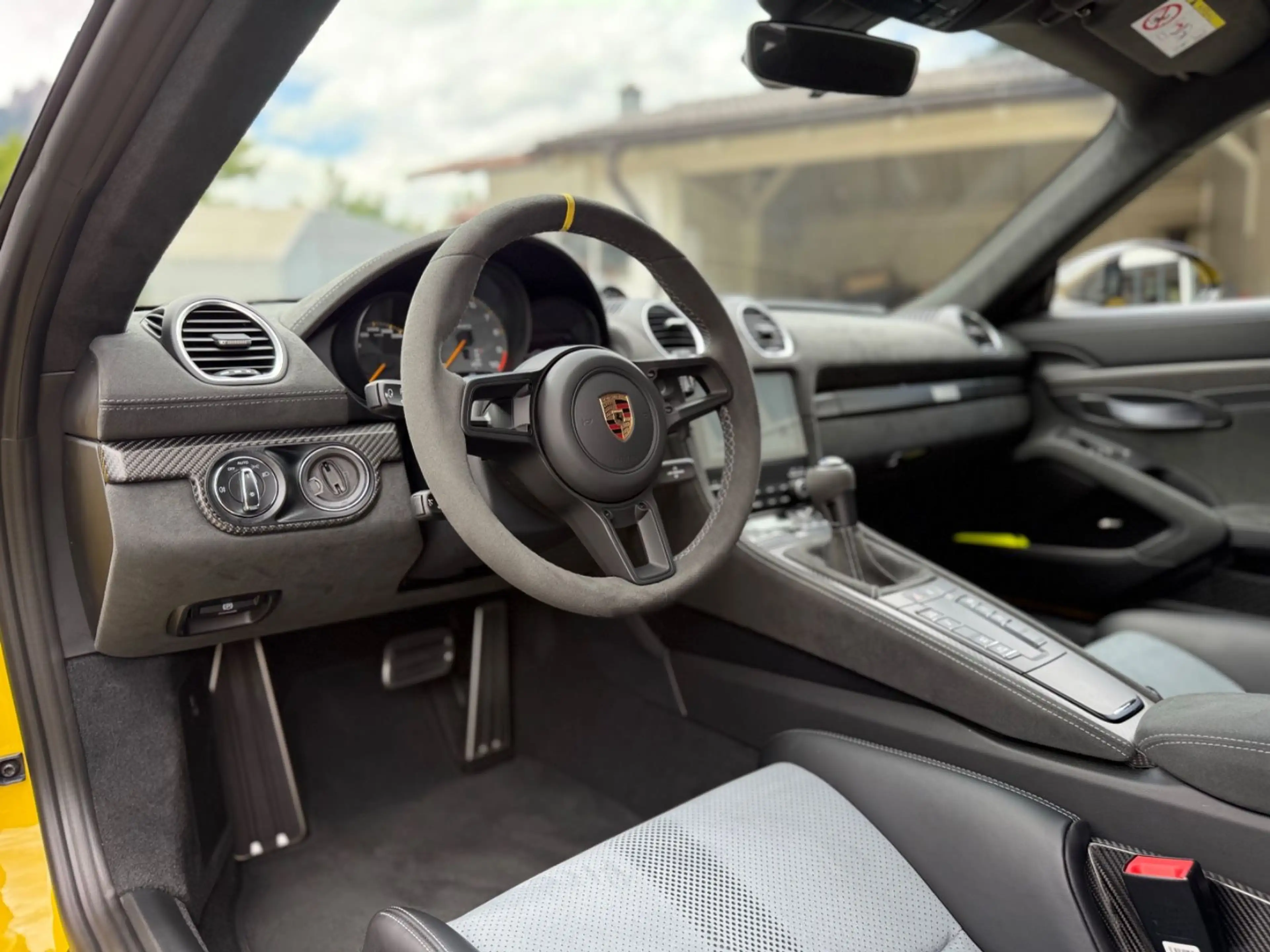 Porsche Cayman GT4 RS Weissach "Keramik" — photo 10