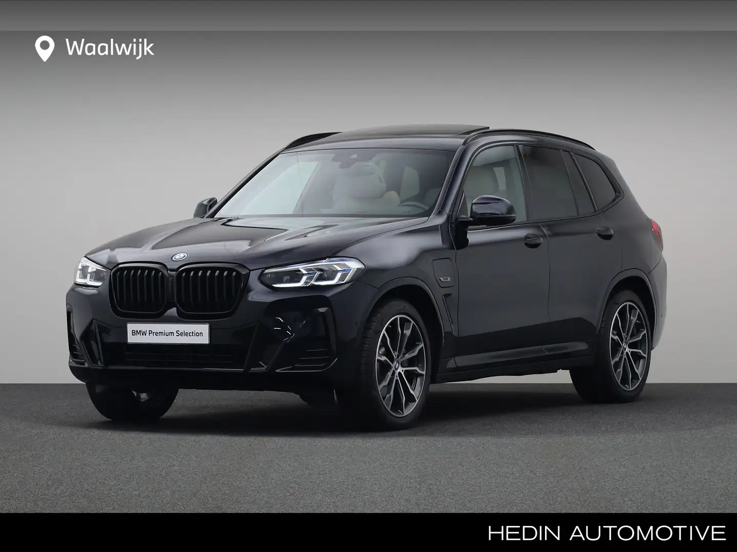 BMW X3 xDrive30e High Executive | M-Sportpakket | Panoram Zwart - 1