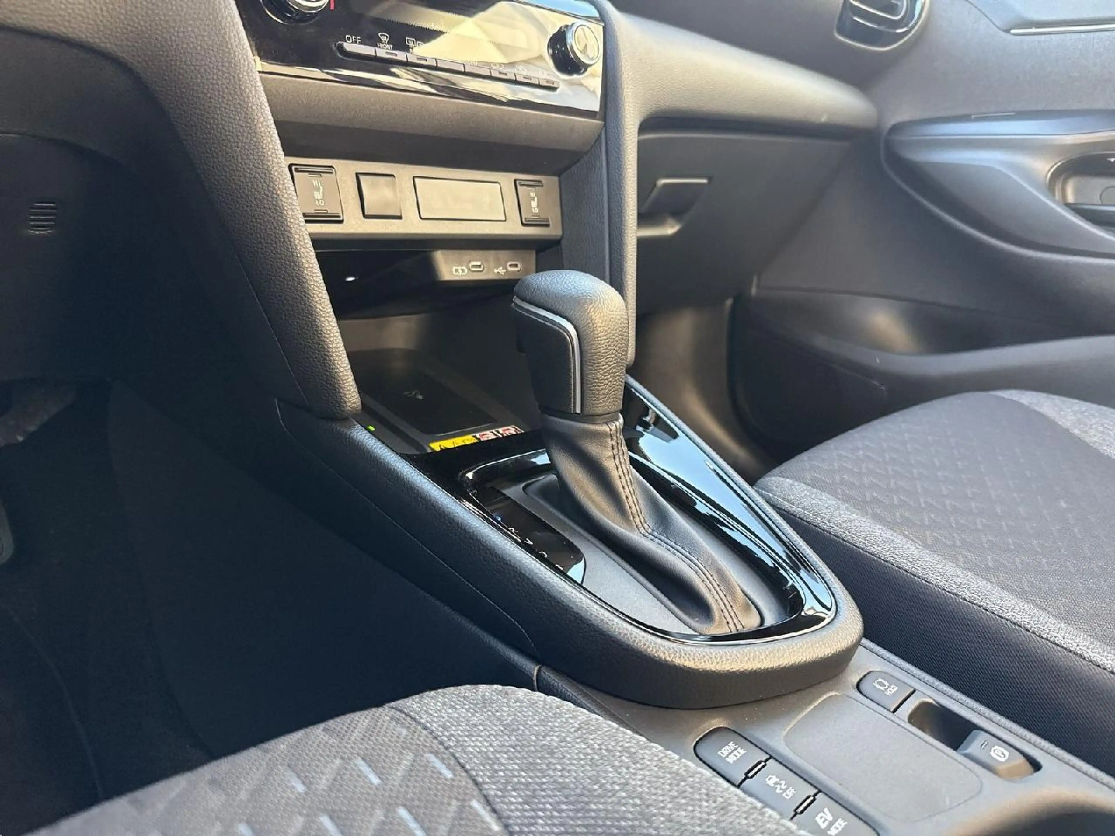 Toyota Yaris Cross Hybrid FWD Teamplayer — photo 15
