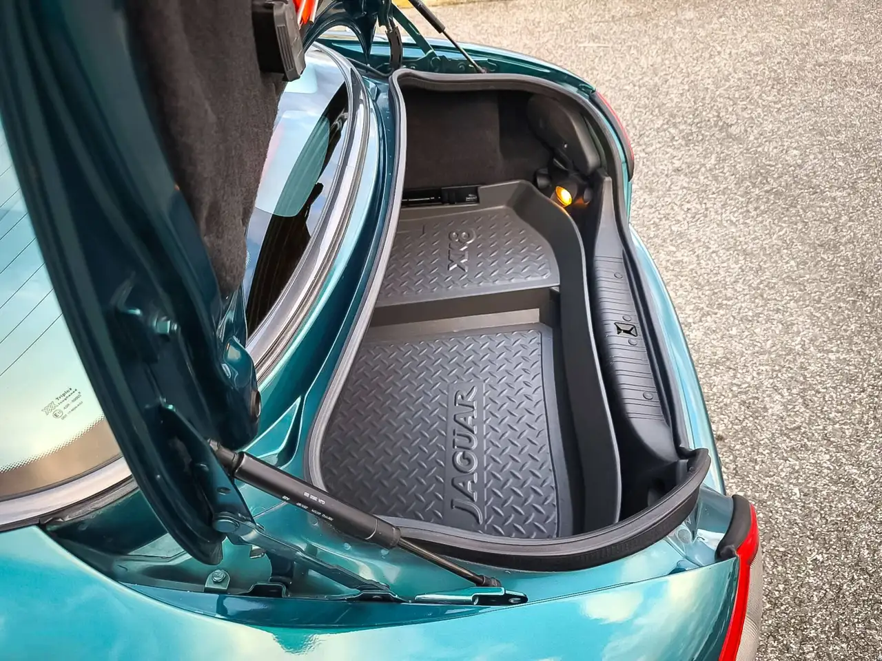 Jaguar XK8 Coupe, foto 9