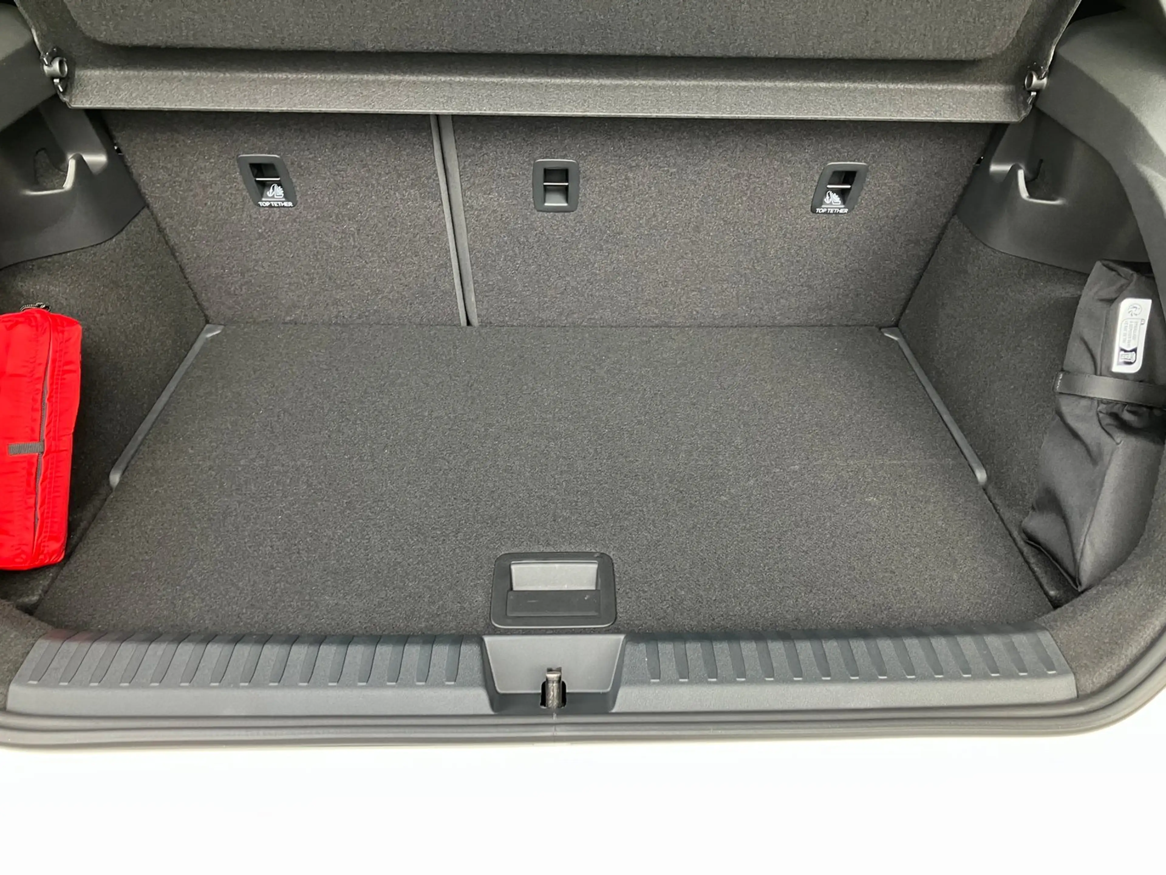 Volkswagen ID. Polo VW ID. Polo Style Edition+ 155 kW - 52 kWh — photo 8