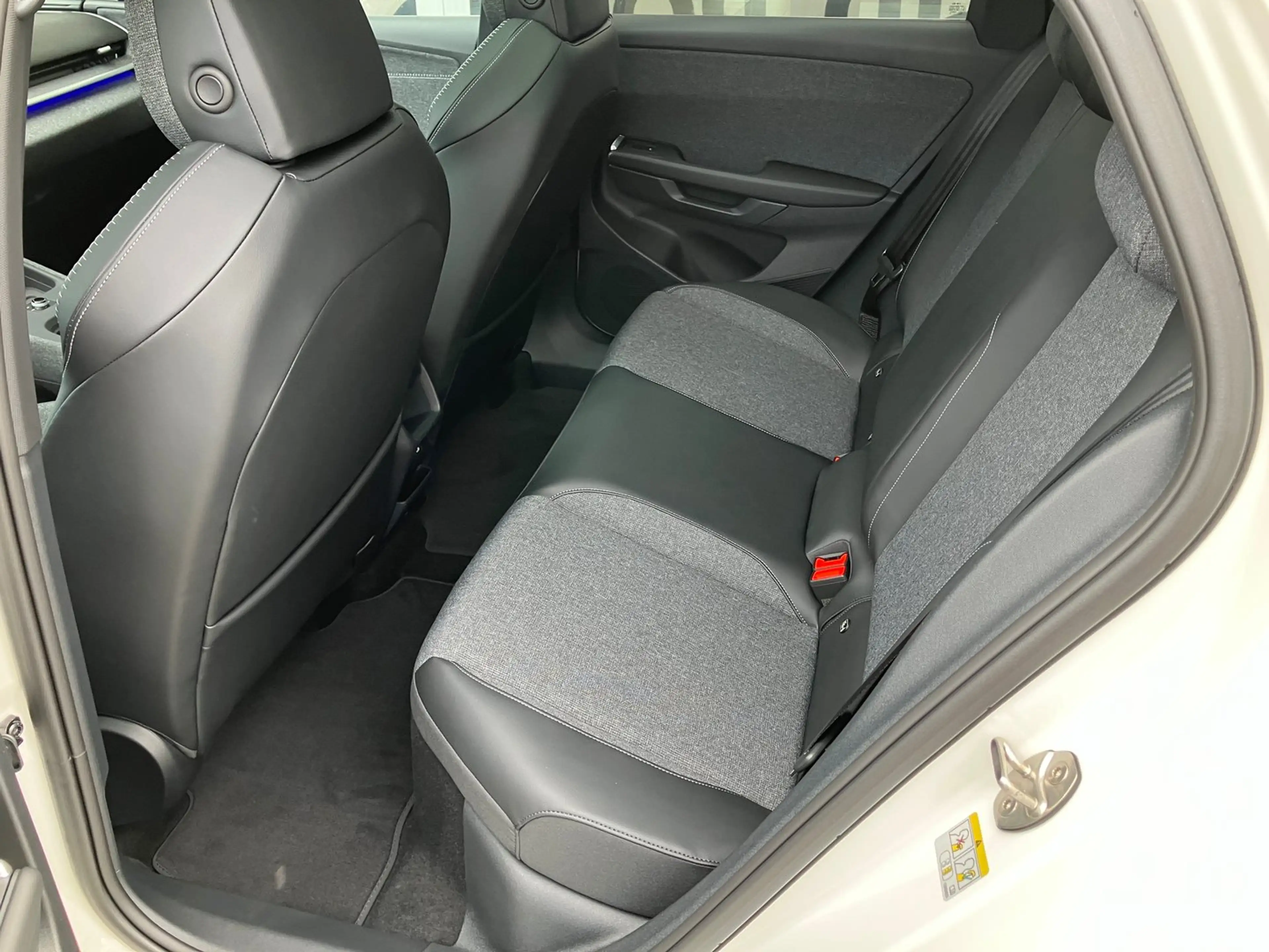 Volkswagen ID. Polo VW ID. Polo Style Edition+ 155 kW - 52 kWh — photo 5
