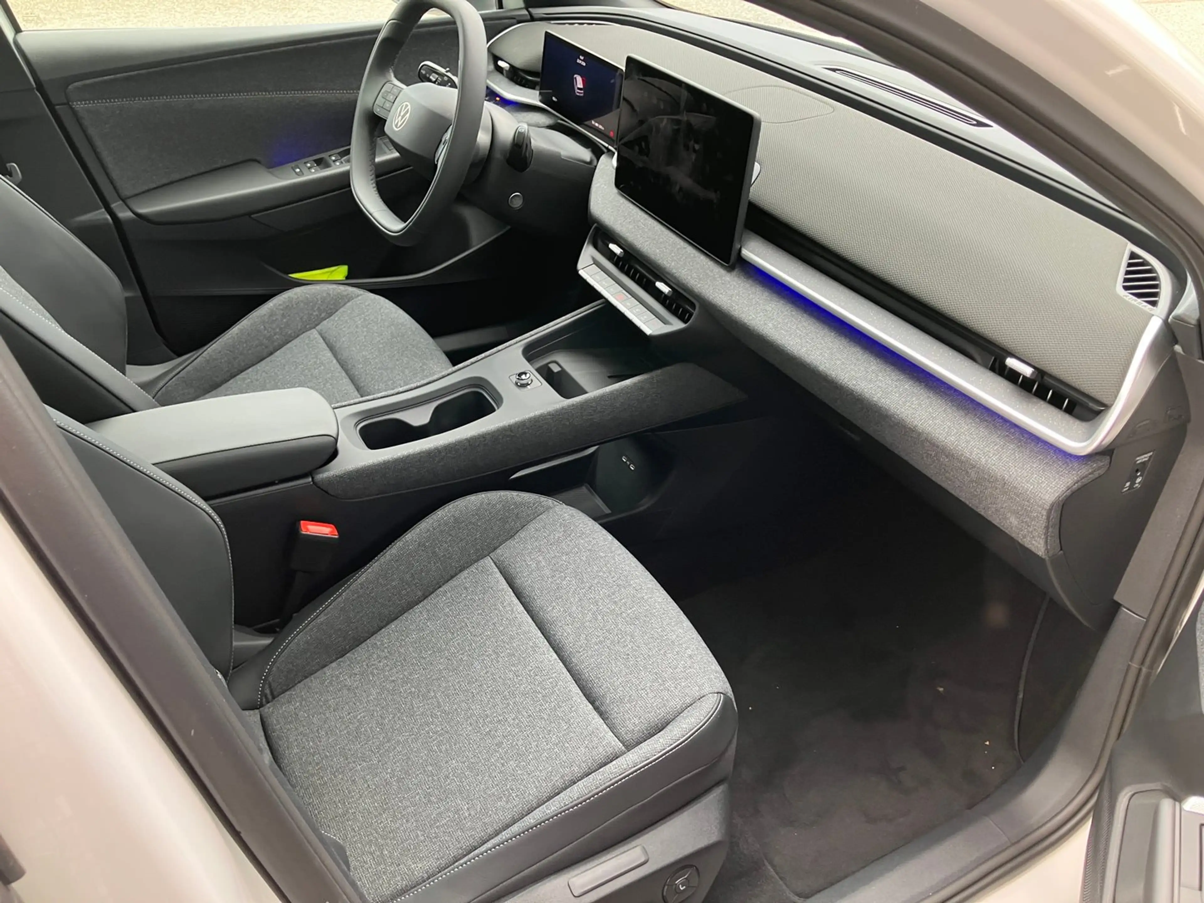 Volkswagen ID. Polo VW ID. Polo Style Edition+ 155 kW - 52 kWh — photo 6